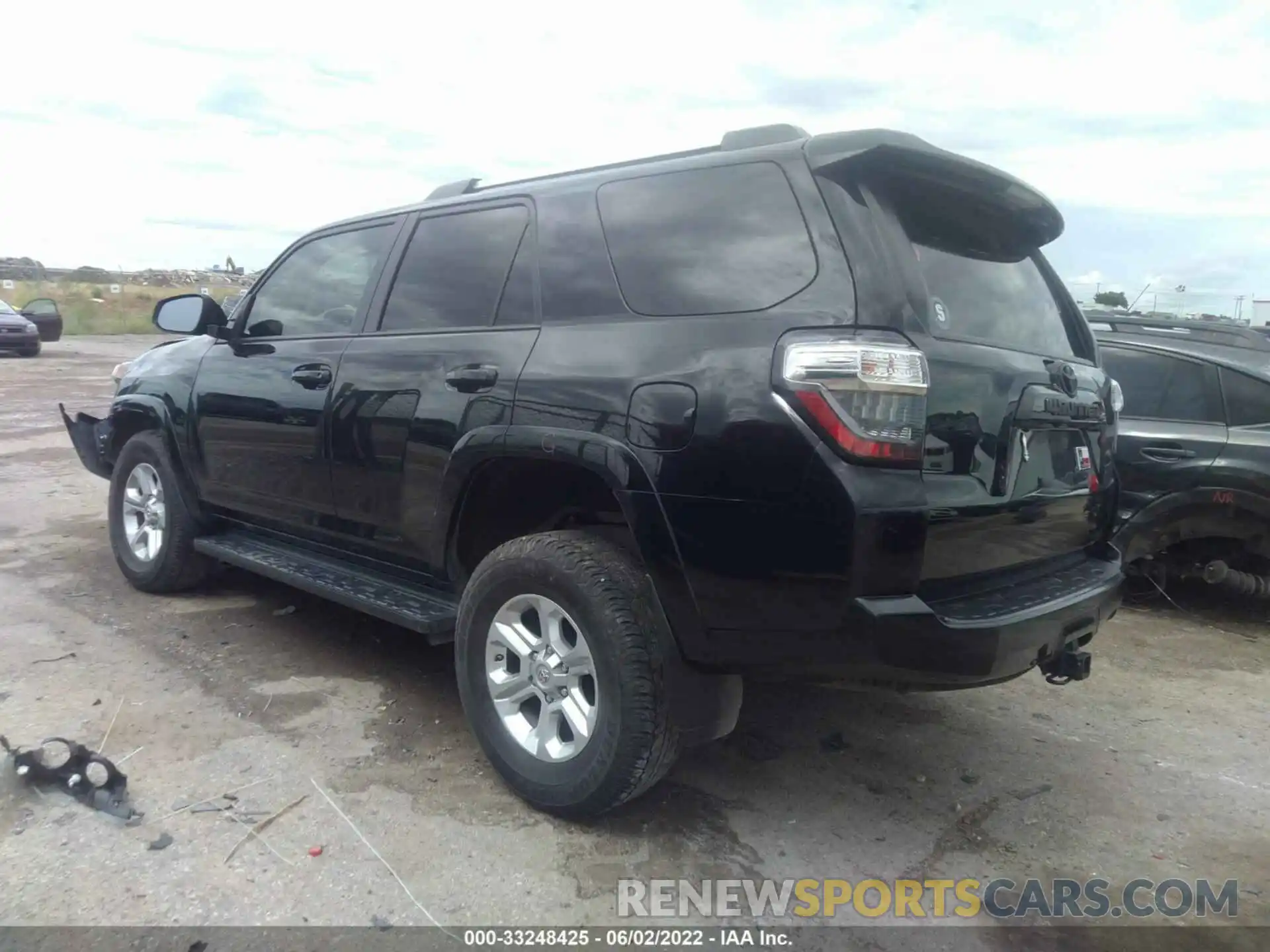 3 Фотография поврежденного автомобиля JTEBU5JR1L5772985 TOYOTA 4RUNNER 2020