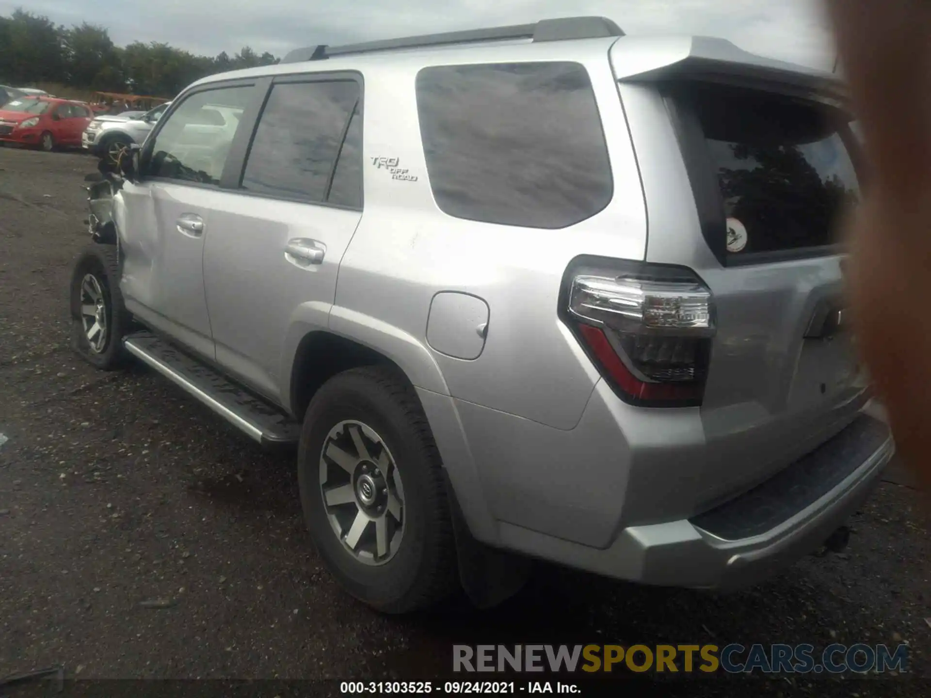 3 Фотография поврежденного автомобиля JTEBU5JR1L5782058 TOYOTA 4RUNNER 2020