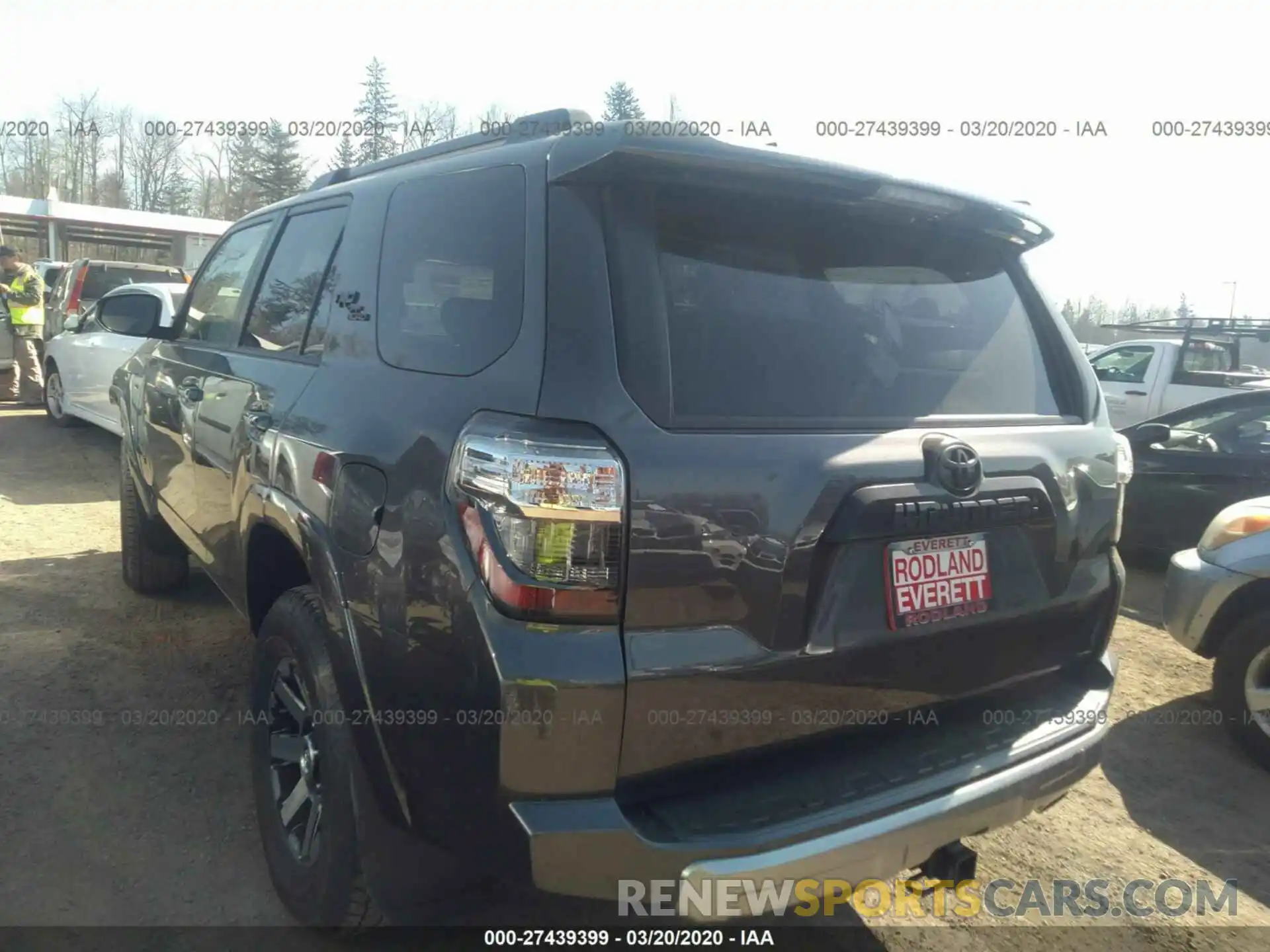 3 Photograph of a damaged car JTEBU5JR1L5782500 TOYOTA 4RUNNER 2020