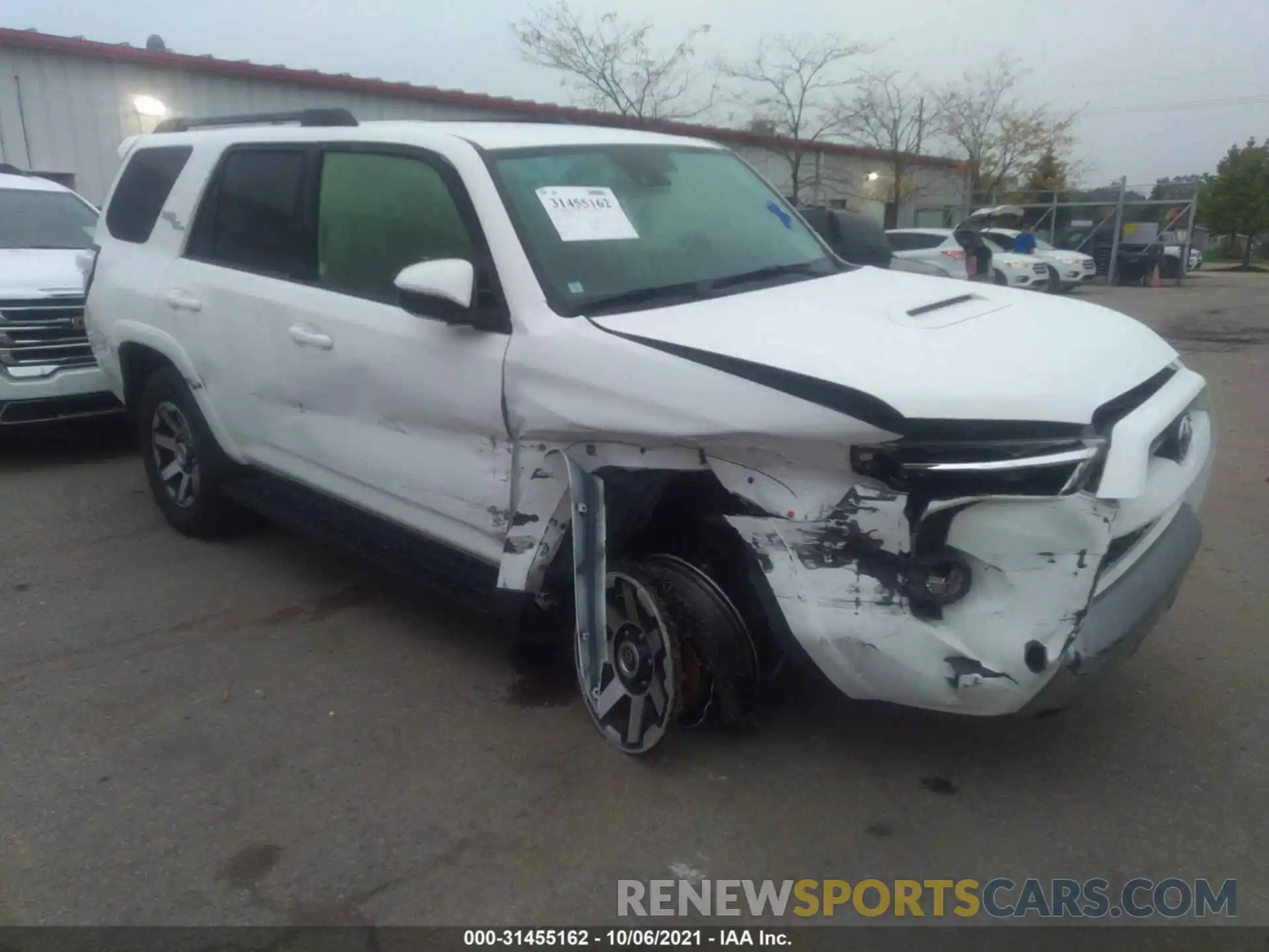 1 Photograph of a damaged car JTEBU5JR1L5785347 TOYOTA 4RUNNER 2020