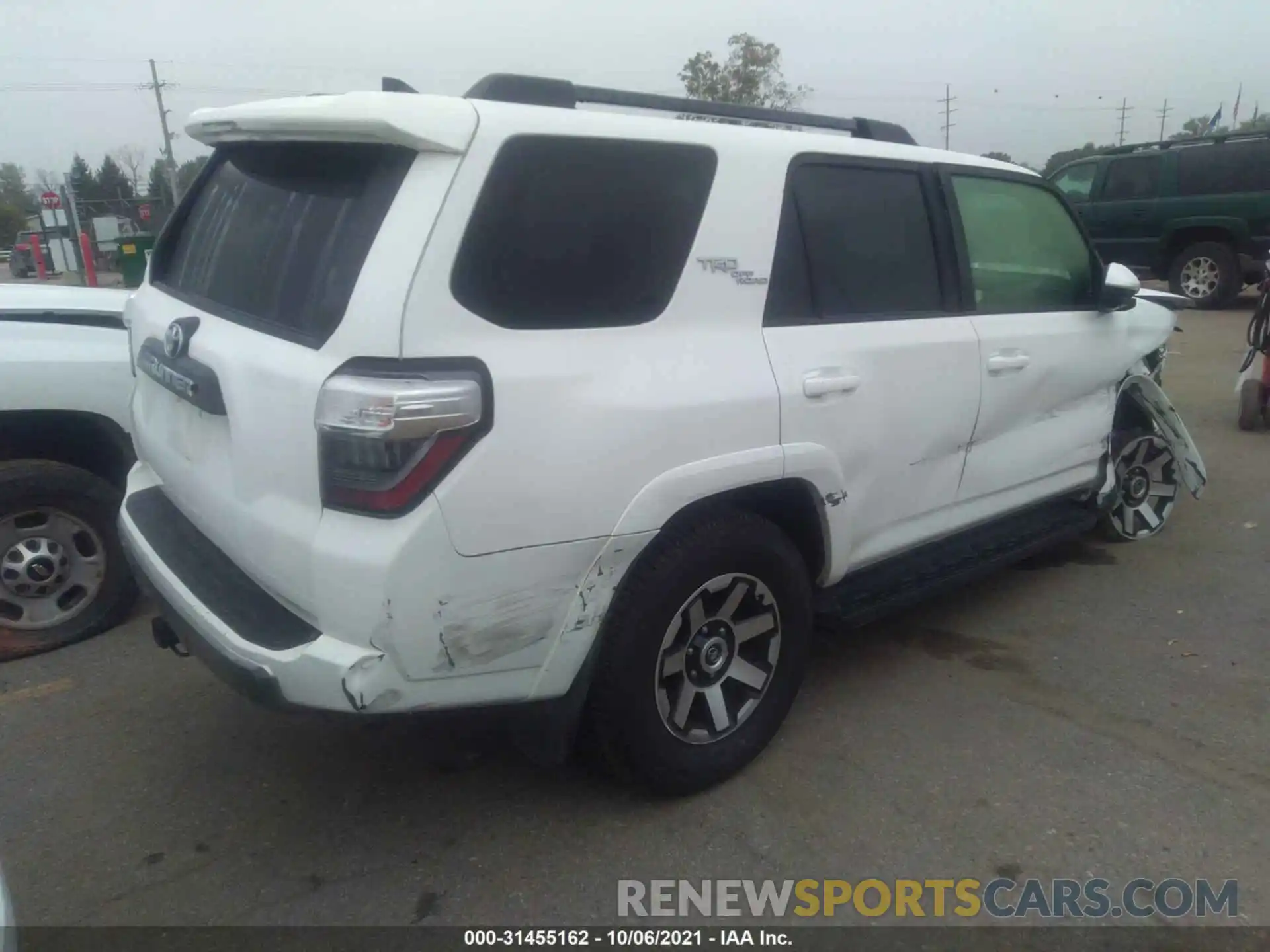 4 Фотография поврежденного автомобиля JTEBU5JR1L5785347 TOYOTA 4RUNNER 2020