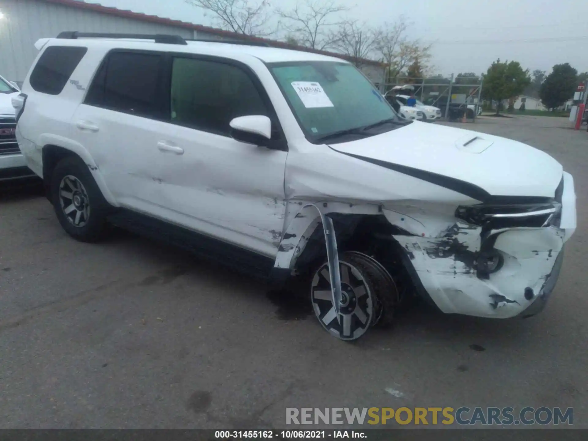 6 Photograph of a damaged car JTEBU5JR1L5785347 TOYOTA 4RUNNER 2020