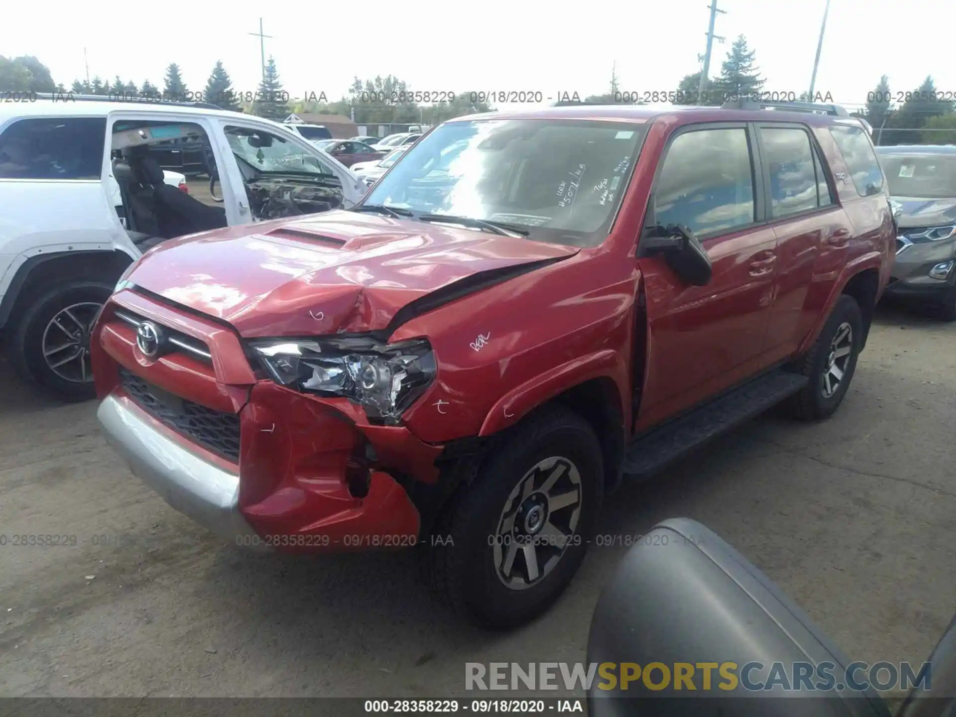 2 Photograph of a damaged car JTEBU5JR1L5789317 TOYOTA 4RUNNER 2020