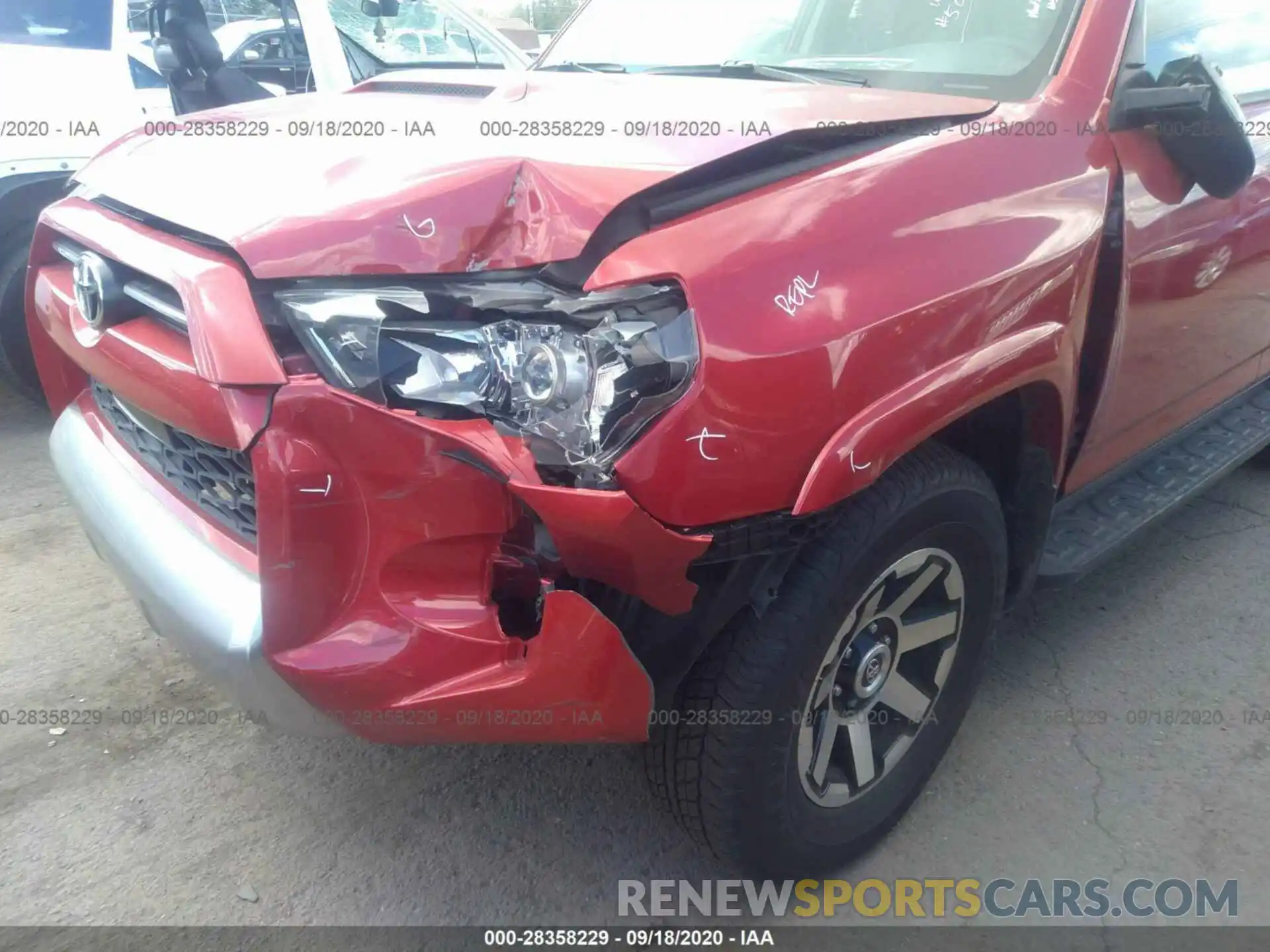 6 Photograph of a damaged car JTEBU5JR1L5789317 TOYOTA 4RUNNER 2020