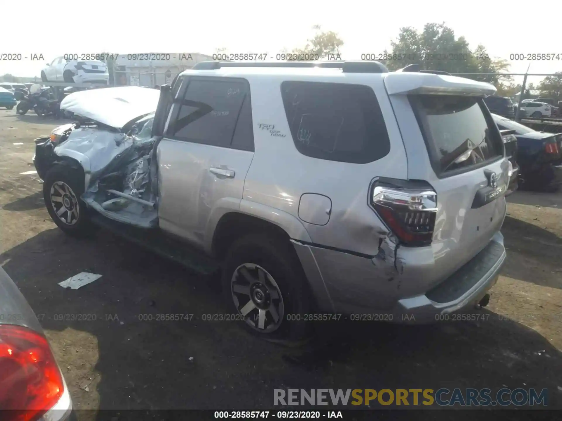 3 Photograph of a damaged car JTEBU5JR1L5789401 TOYOTA 4RUNNER 2020