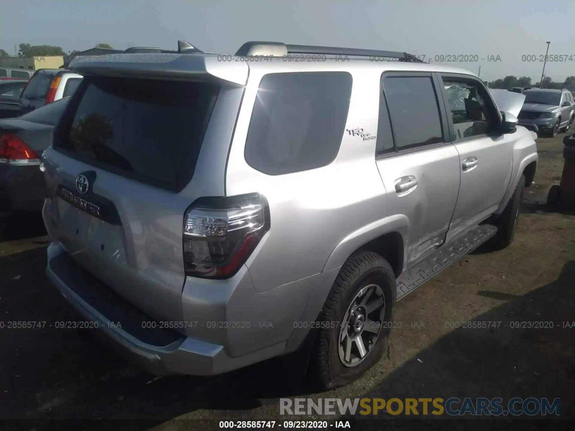 4 Фотография поврежденного автомобиля JTEBU5JR1L5789401 TOYOTA 4RUNNER 2020