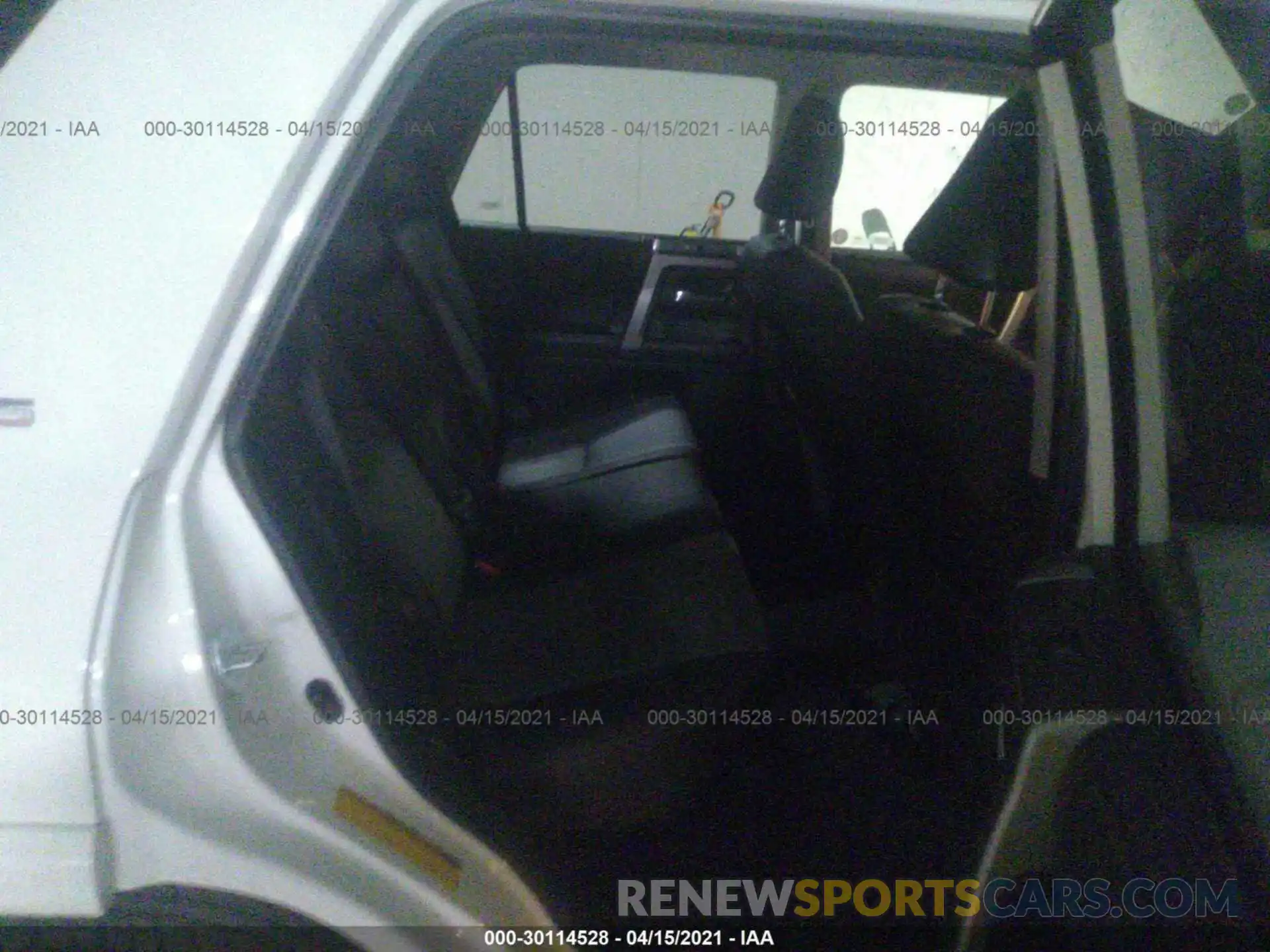 8 Фотография поврежденного автомобиля JTEBU5JR1L5789561 TOYOTA 4RUNNER 2020