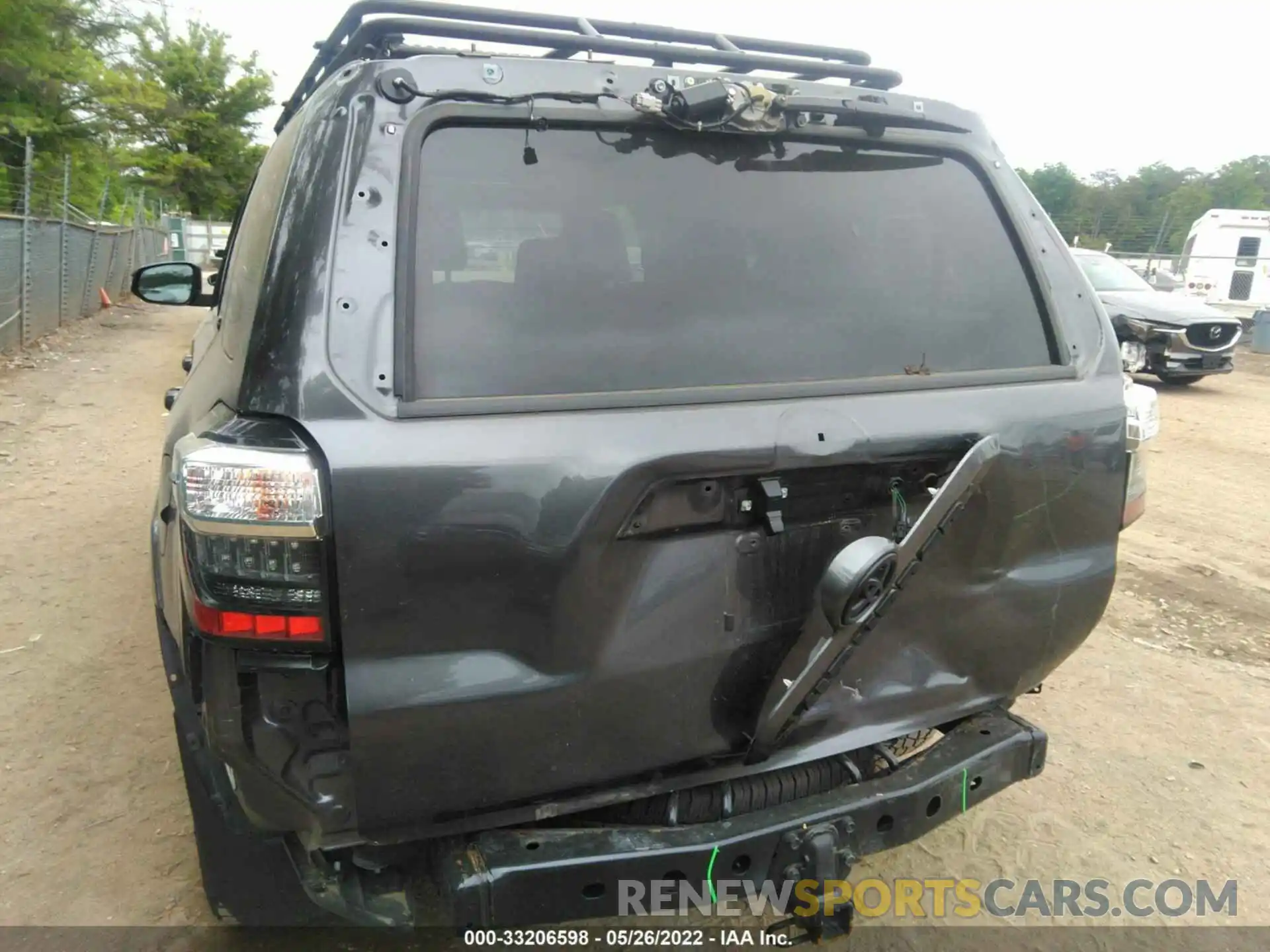 6 Photograph of a damaged car JTEBU5JR1L5791116 TOYOTA 4RUNNER 2020