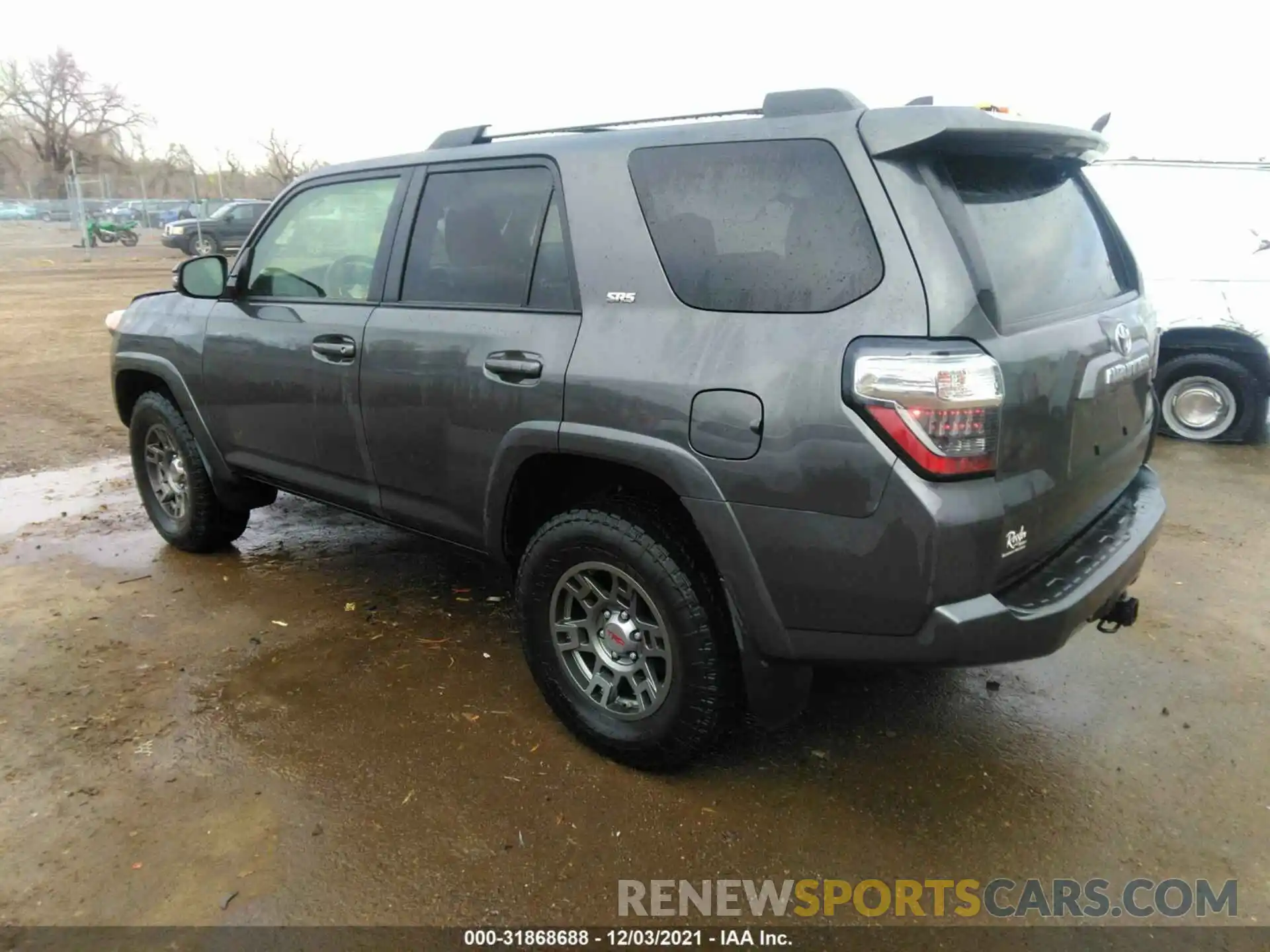 3 Фотография поврежденного автомобиля JTEBU5JR1L5791195 TOYOTA 4RUNNER 2020