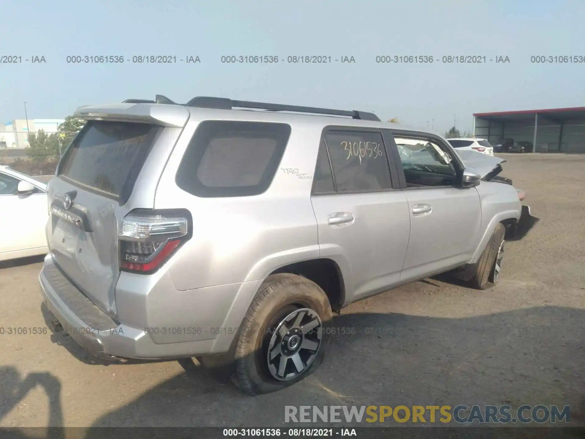 4 Photograph of a damaged car JTEBU5JR1L5792542 TOYOTA 4RUNNER 2020