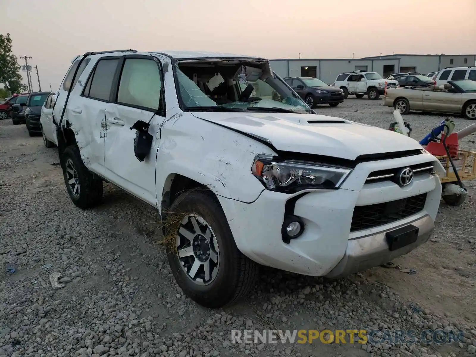 1 Photograph of a damaged car JTEBU5JR1L5793285 TOYOTA 4RUNNER 2020