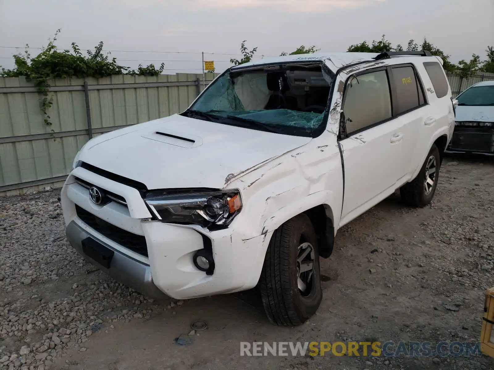 2 Photograph of a damaged car JTEBU5JR1L5793285 TOYOTA 4RUNNER 2020