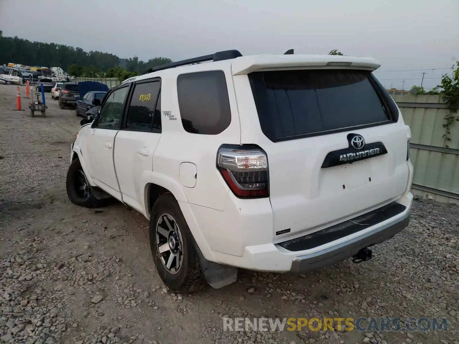 3 Фотография поврежденного автомобиля JTEBU5JR1L5793285 TOYOTA 4RUNNER 2020