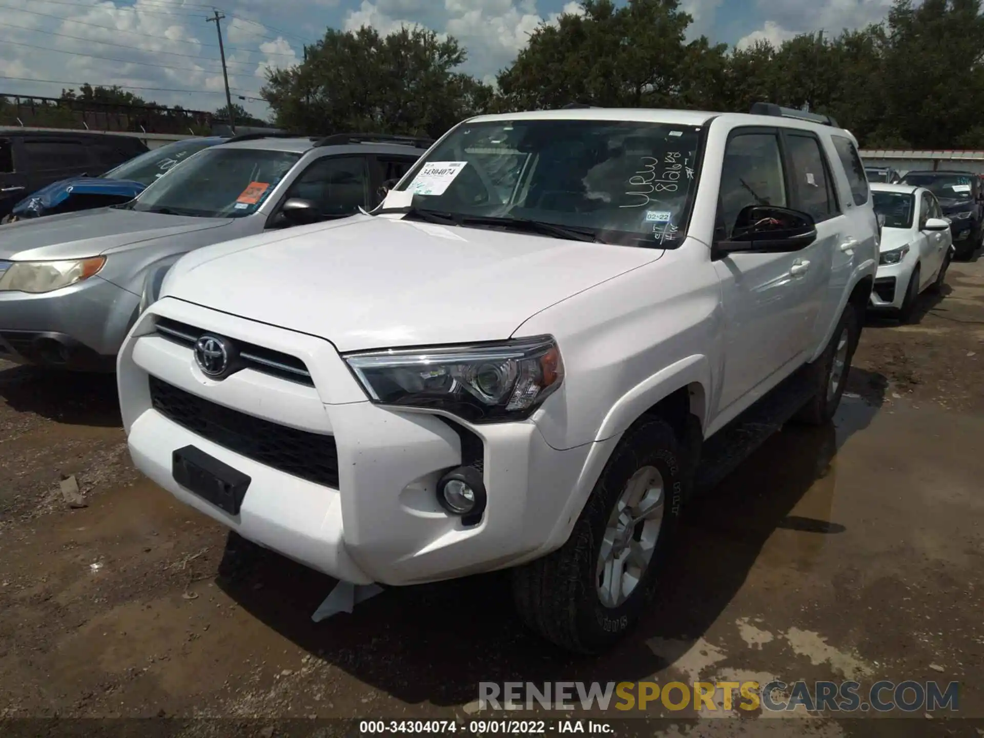 2 Фотография поврежденного автомобиля JTEBU5JR1L5796347 TOYOTA 4RUNNER 2020