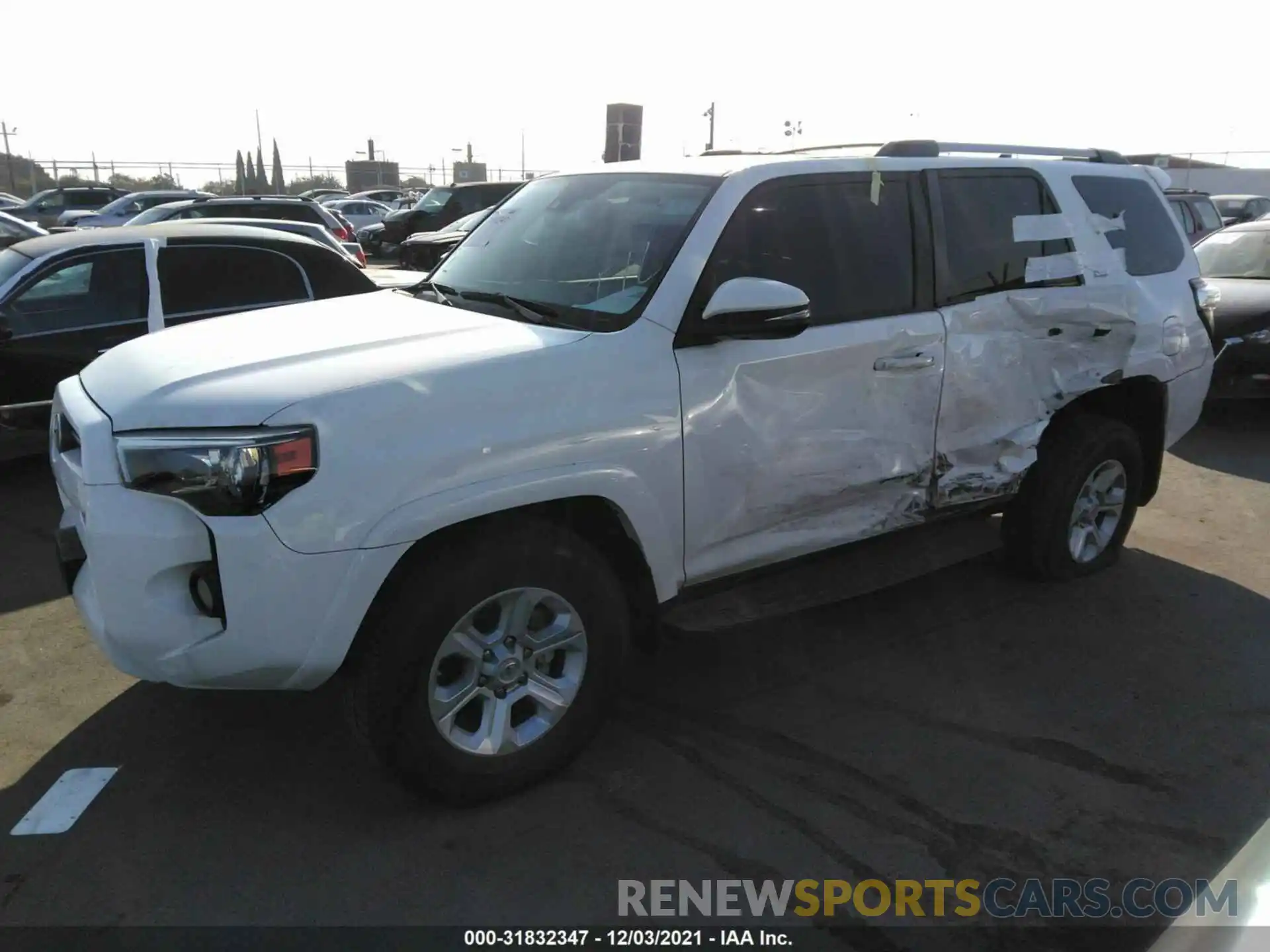 2 Фотография поврежденного автомобиля JTEBU5JR1L5797465 TOYOTA 4RUNNER 2020