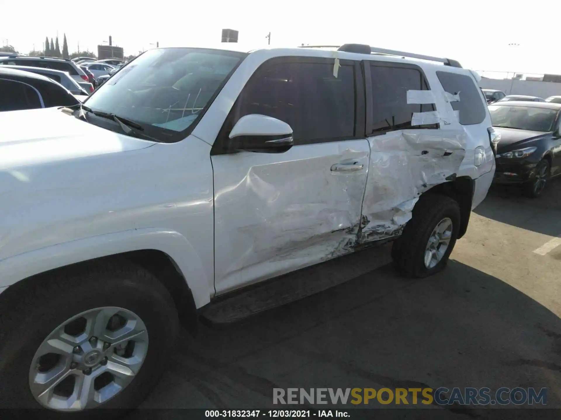 6 Photograph of a damaged car JTEBU5JR1L5797465 TOYOTA 4RUNNER 2020