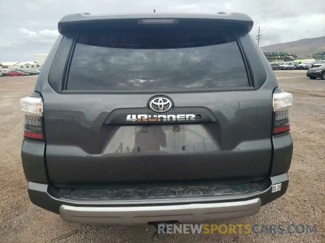 6 Photograph of a damaged car JTEBU5JR1L5799491 TOYOTA 4RUNNER 2020