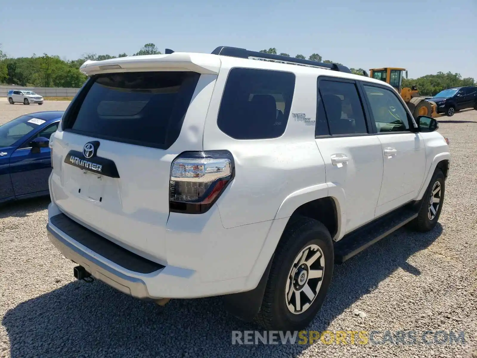 4 Photograph of a damaged car JTEBU5JR1L5799698 TOYOTA 4RUNNER 2020