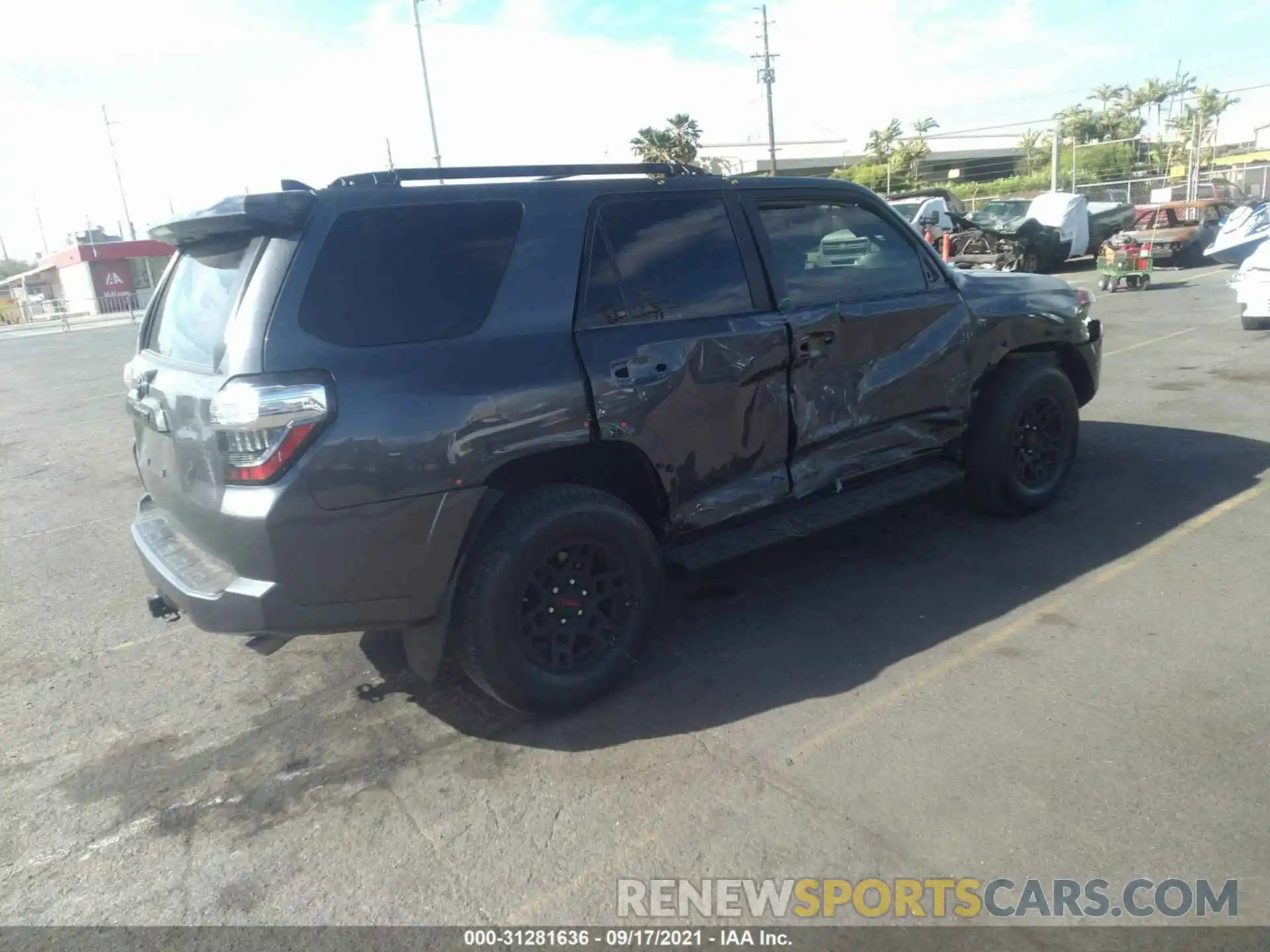 4 Фотография поврежденного автомобиля JTEBU5JR1L5799751 TOYOTA 4RUNNER 2020