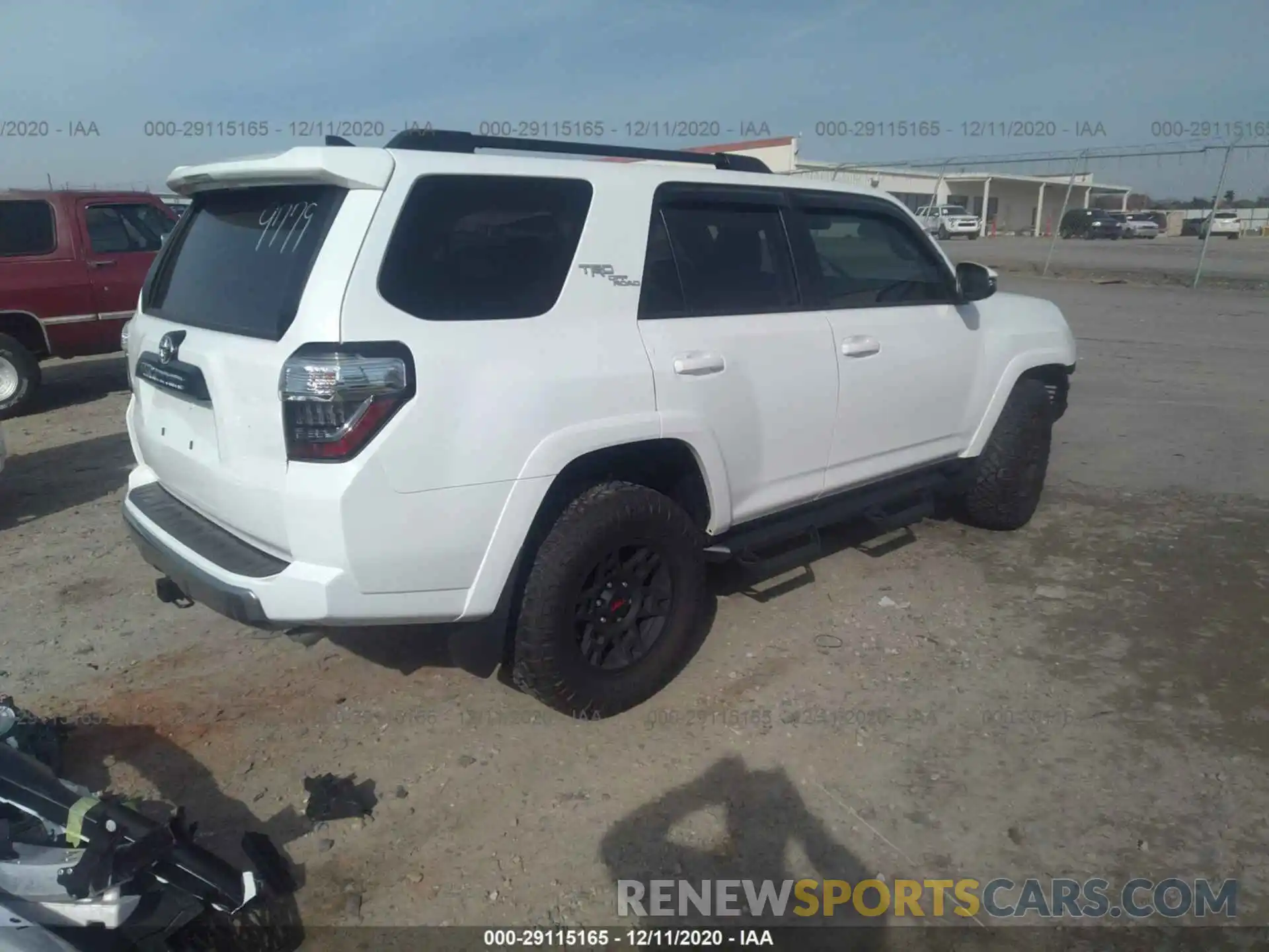 4 Фотография поврежденного автомобиля JTEBU5JR1L5799779 TOYOTA 4RUNNER 2020