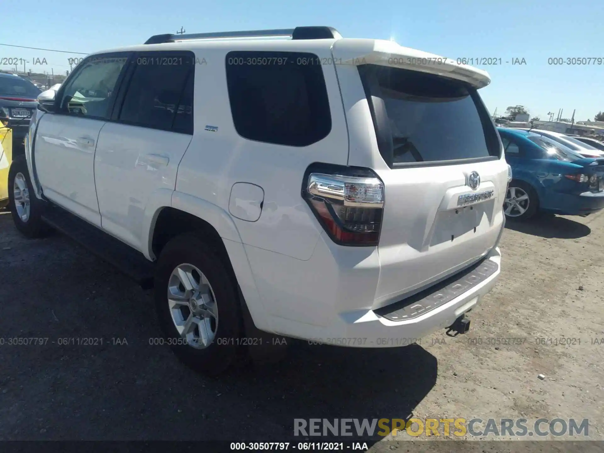 3 Photograph of a damaged car JTEBU5JR1L5803846 TOYOTA 4RUNNER 2020