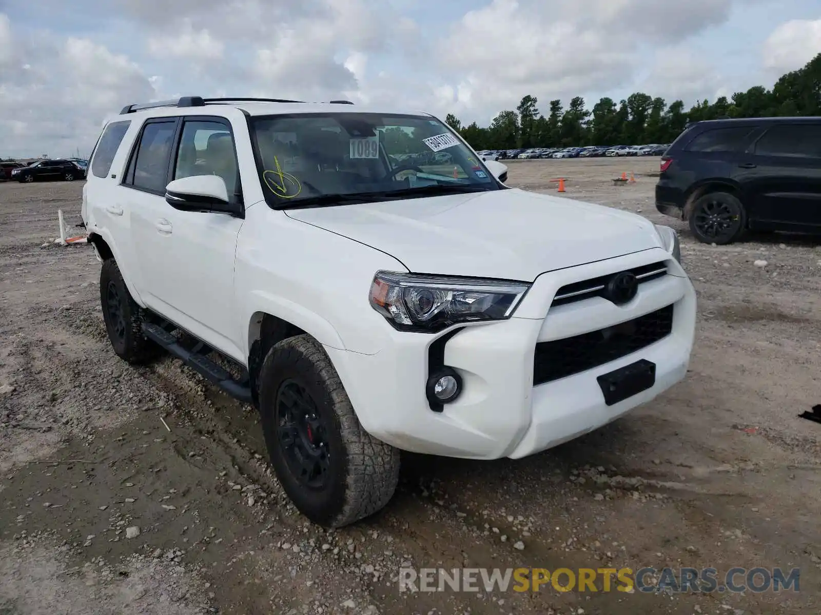 1 Photograph of a damaged car JTEBU5JR1L5807816 TOYOTA 4RUNNER 2020