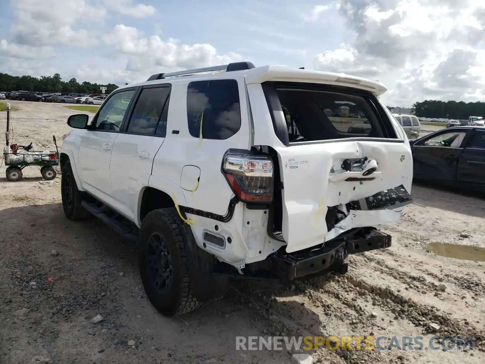 3 Photograph of a damaged car JTEBU5JR1L5807816 TOYOTA 4RUNNER 2020