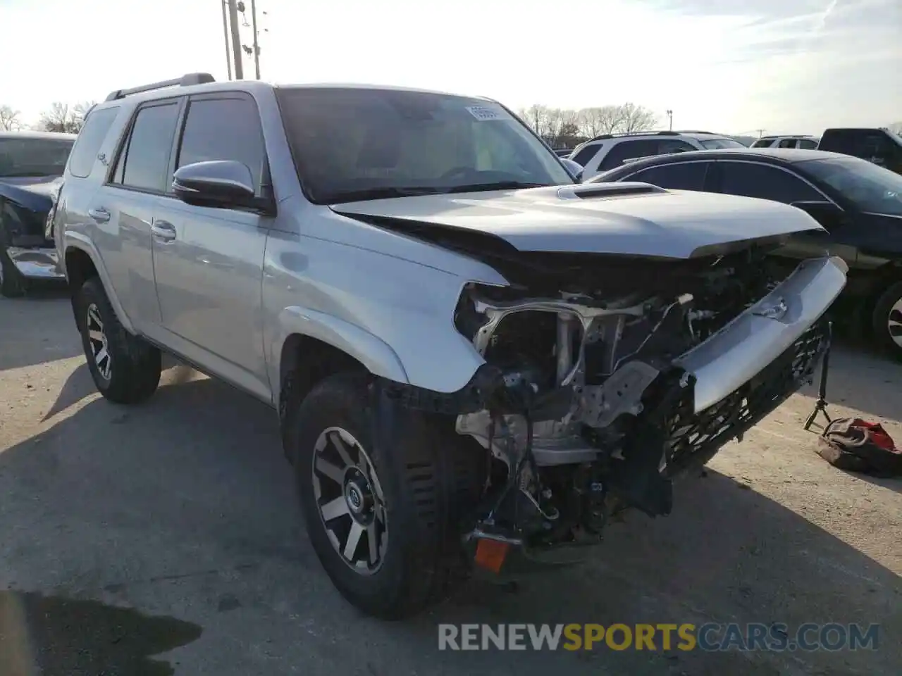 1 Photograph of a damaged car JTEBU5JR1L5812529 TOYOTA 4RUNNER 2020