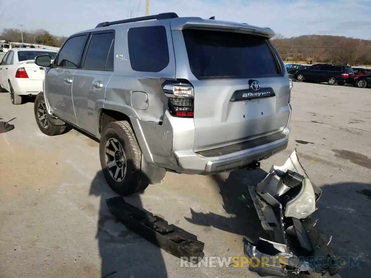 3 Photograph of a damaged car JTEBU5JR1L5812529 TOYOTA 4RUNNER 2020