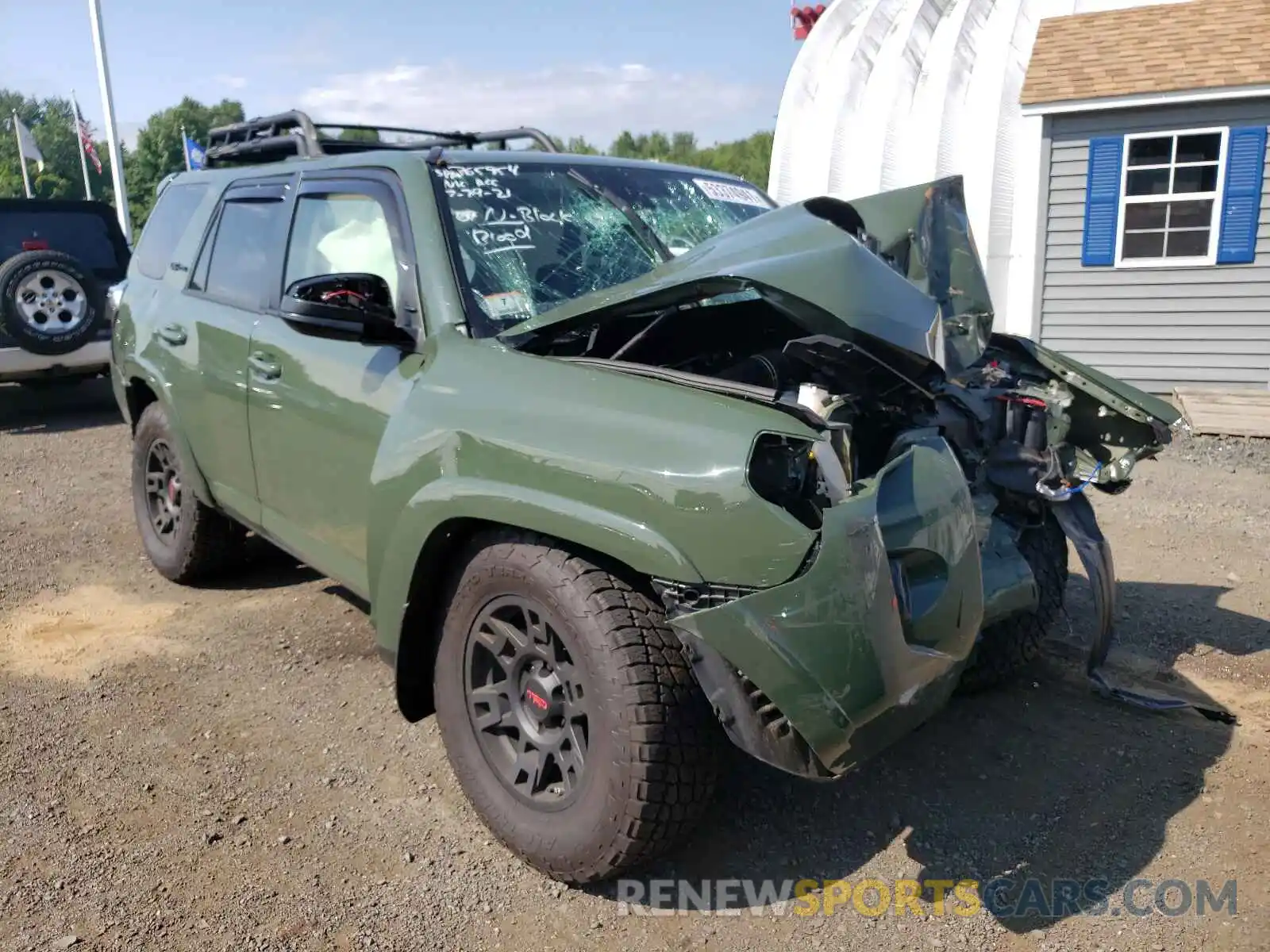 1 Photograph of a damaged car JTEBU5JR1L5812918 TOYOTA 4RUNNER 2020