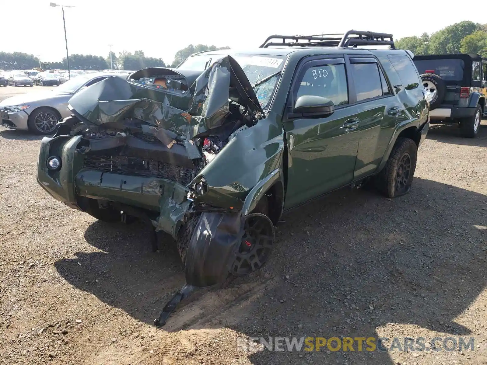 2 Photograph of a damaged car JTEBU5JR1L5812918 TOYOTA 4RUNNER 2020