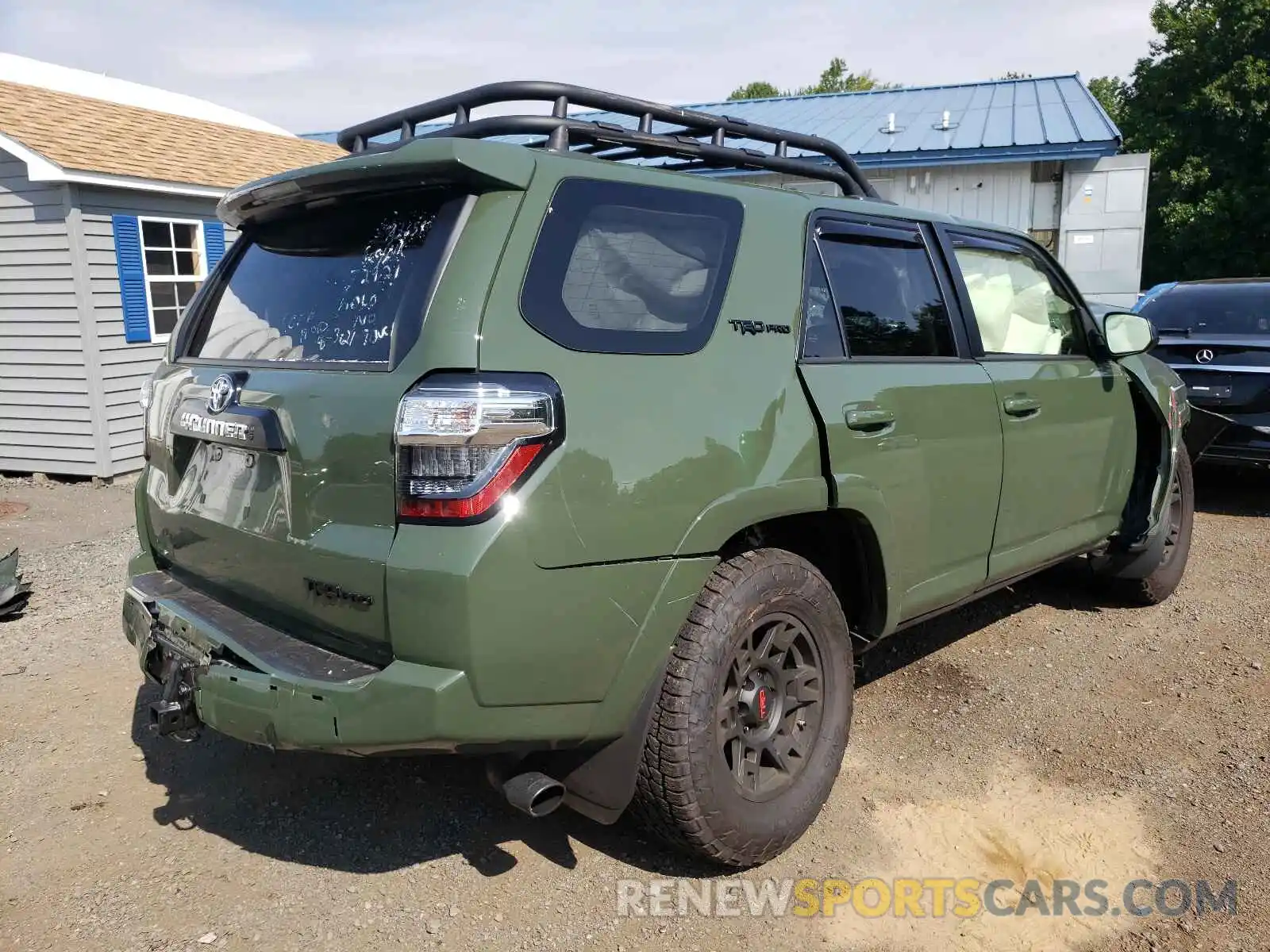 4 Photograph of a damaged car JTEBU5JR1L5812918 TOYOTA 4RUNNER 2020