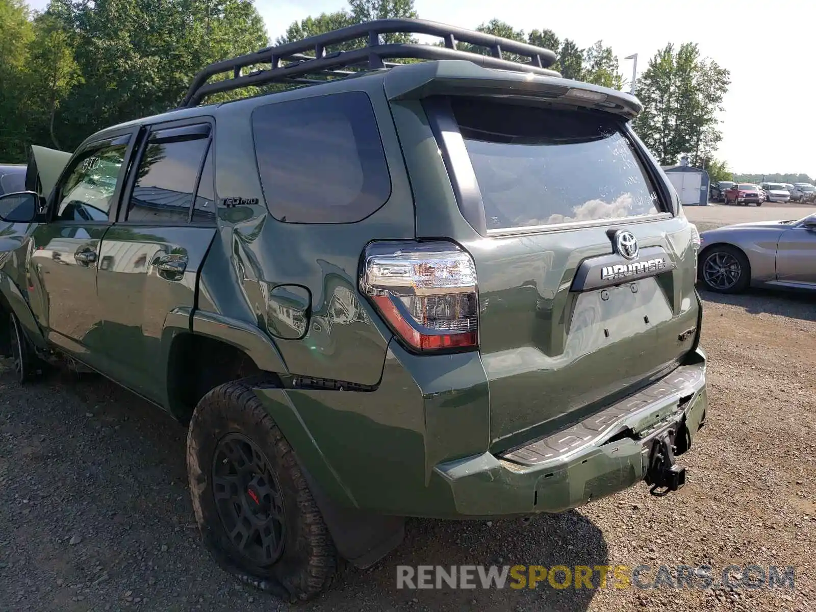 9 Photograph of a damaged car JTEBU5JR1L5812918 TOYOTA 4RUNNER 2020