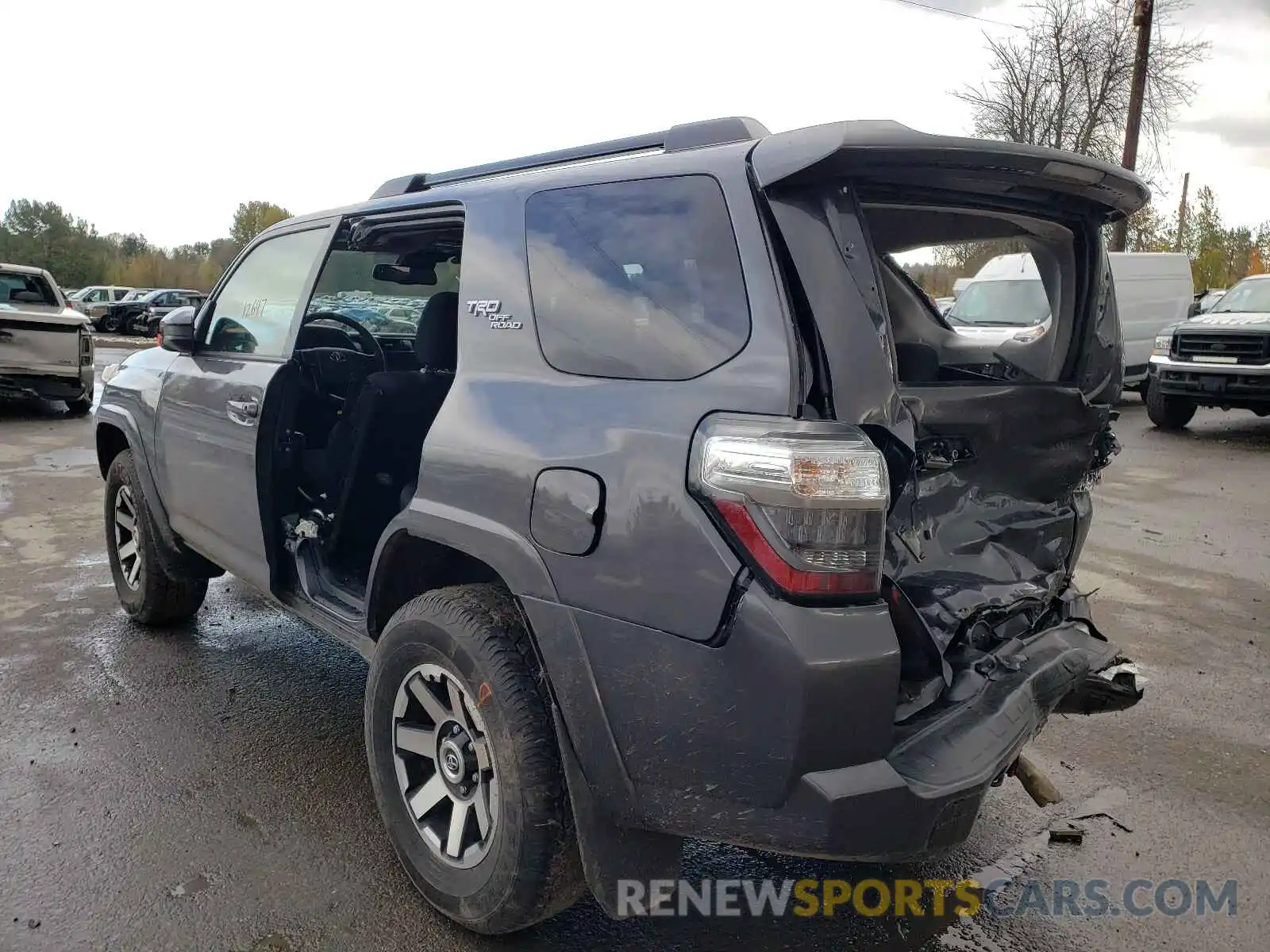 3 Photograph of a damaged car JTEBU5JR1L5815706 TOYOTA 4RUNNER 2020