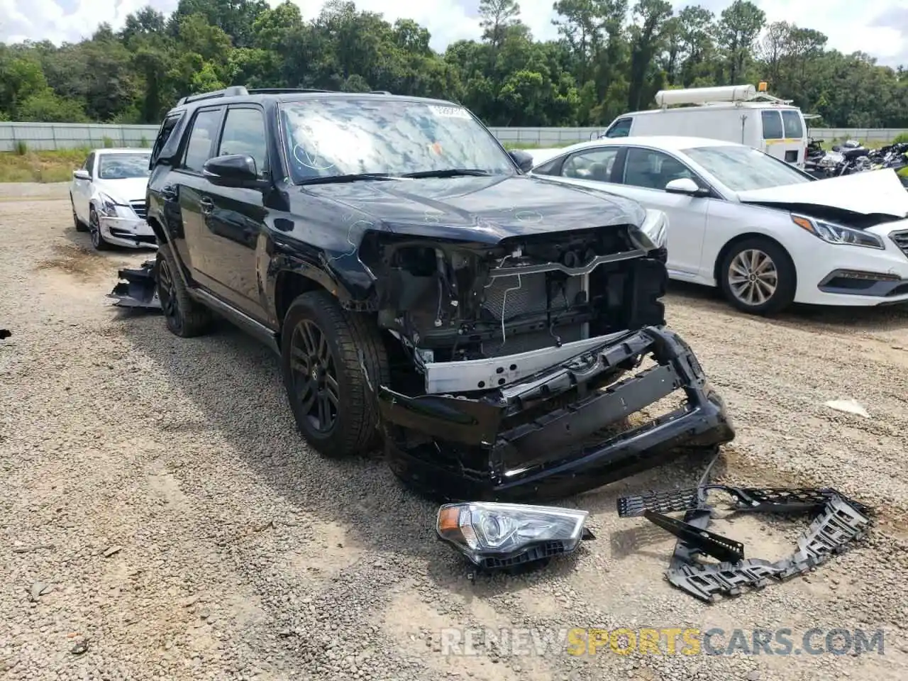 1 Photograph of a damaged car JTEBU5JR1L5817357 TOYOTA 4RUNNER 2020