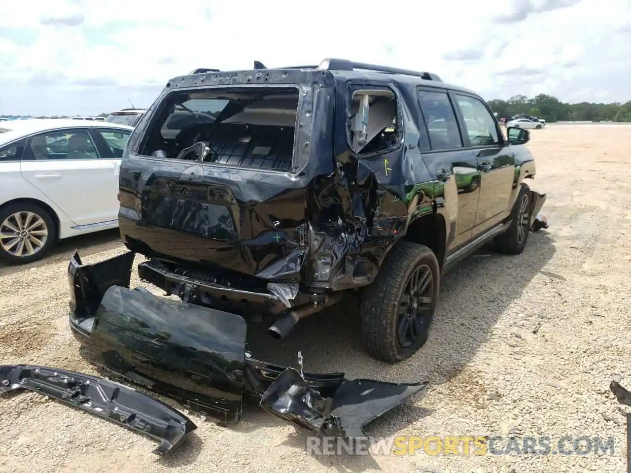 4 Photograph of a damaged car JTEBU5JR1L5817357 TOYOTA 4RUNNER 2020