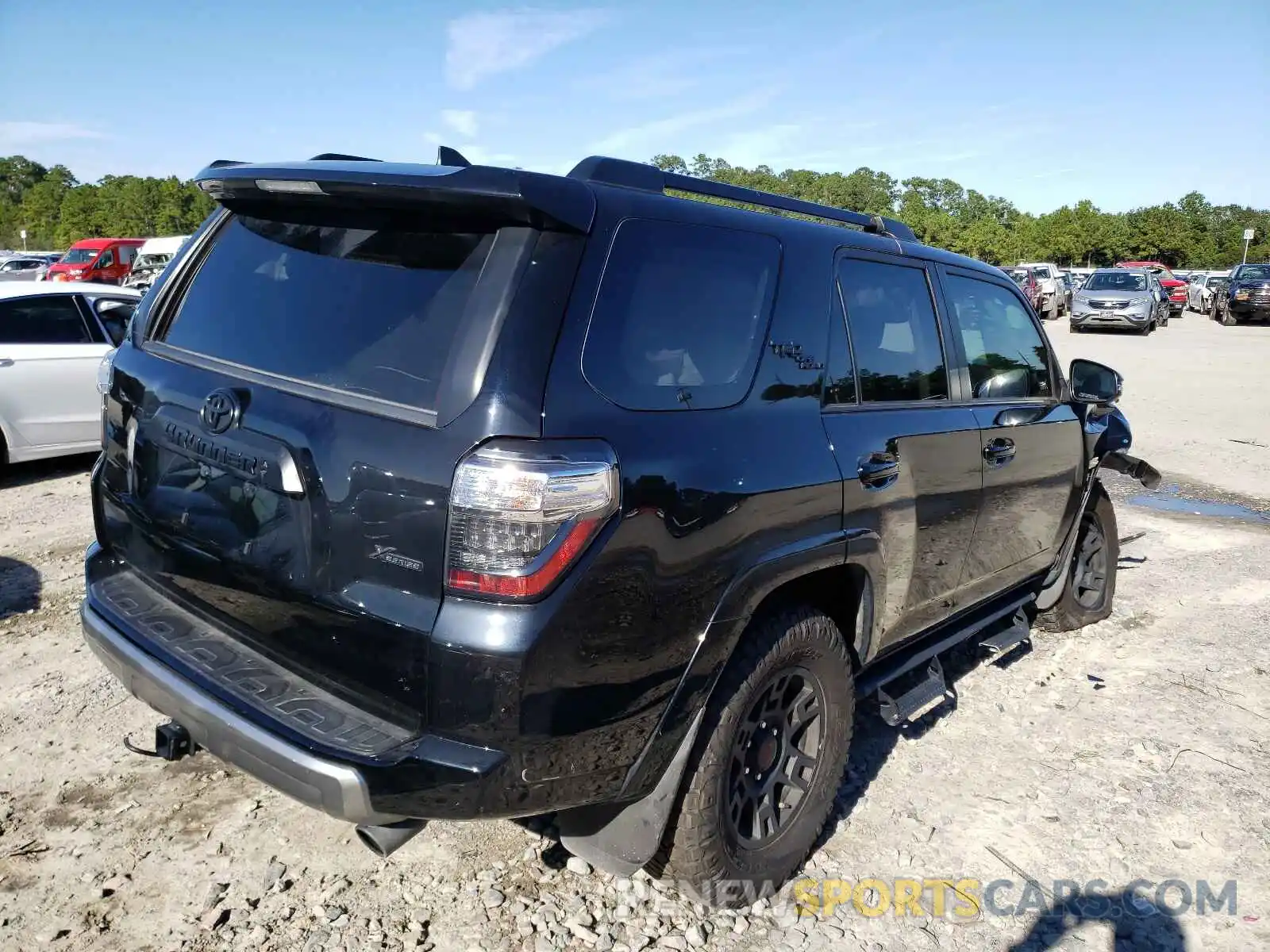 4 Photograph of a damaged car JTEBU5JR1L5818864 TOYOTA 4RUNNER 2020