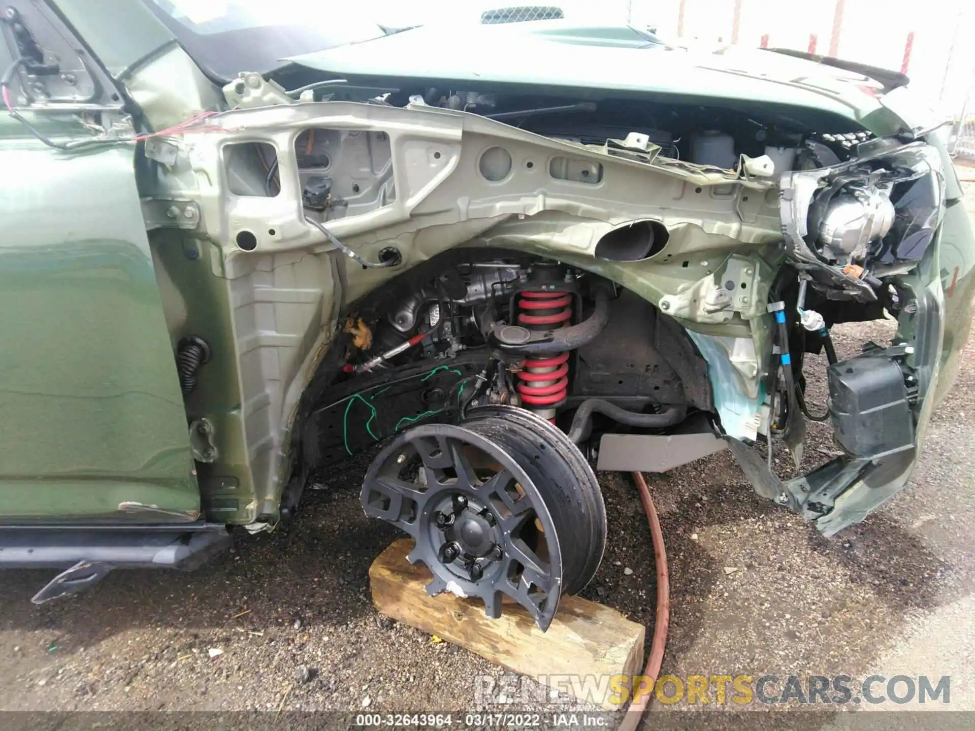 6 Фотография поврежденного автомобиля JTEBU5JR1L5822395 TOYOTA 4RUNNER 2020