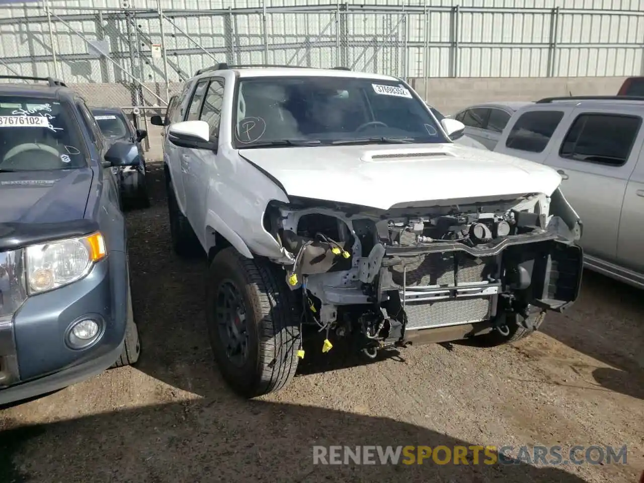 1 Photograph of a damaged car JTEBU5JR1L5822607 TOYOTA 4RUNNER 2020