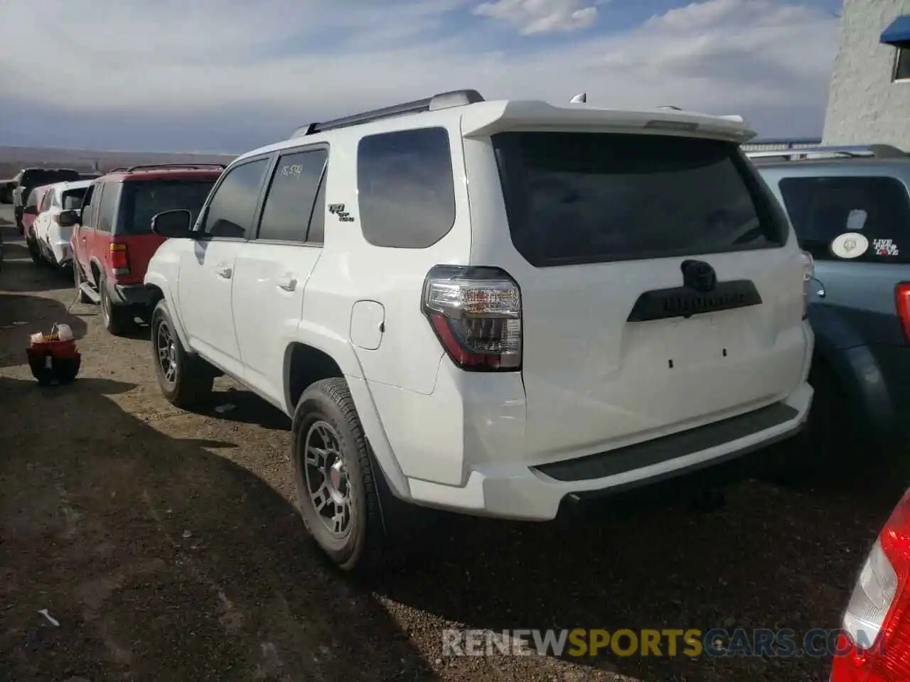 3 Photograph of a damaged car JTEBU5JR1L5822607 TOYOTA 4RUNNER 2020