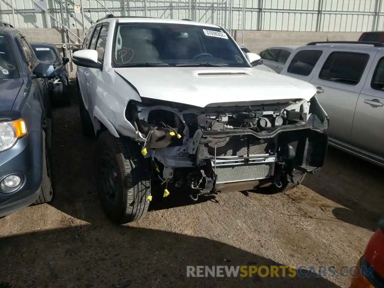 9 Photograph of a damaged car JTEBU5JR1L5822607 TOYOTA 4RUNNER 2020