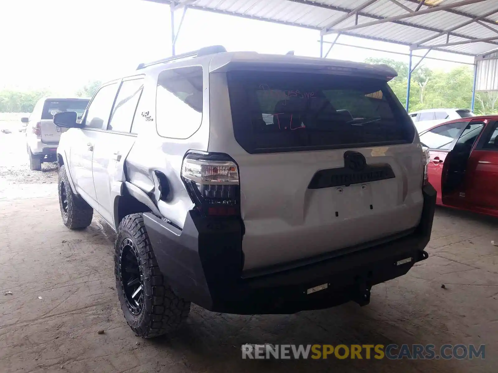 3 Photograph of a damaged car JTEBU5JR1L5823031 TOYOTA 4RUNNER 2020