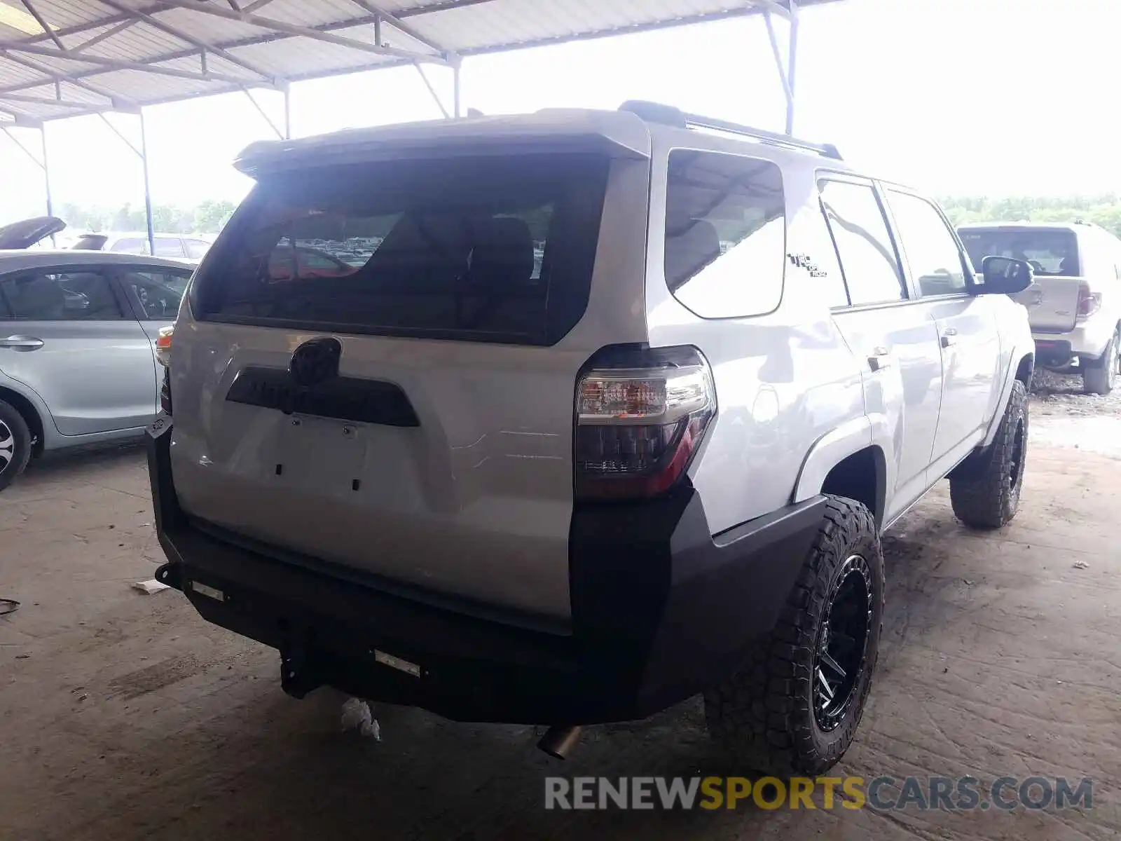 4 Photograph of a damaged car JTEBU5JR1L5823031 TOYOTA 4RUNNER 2020