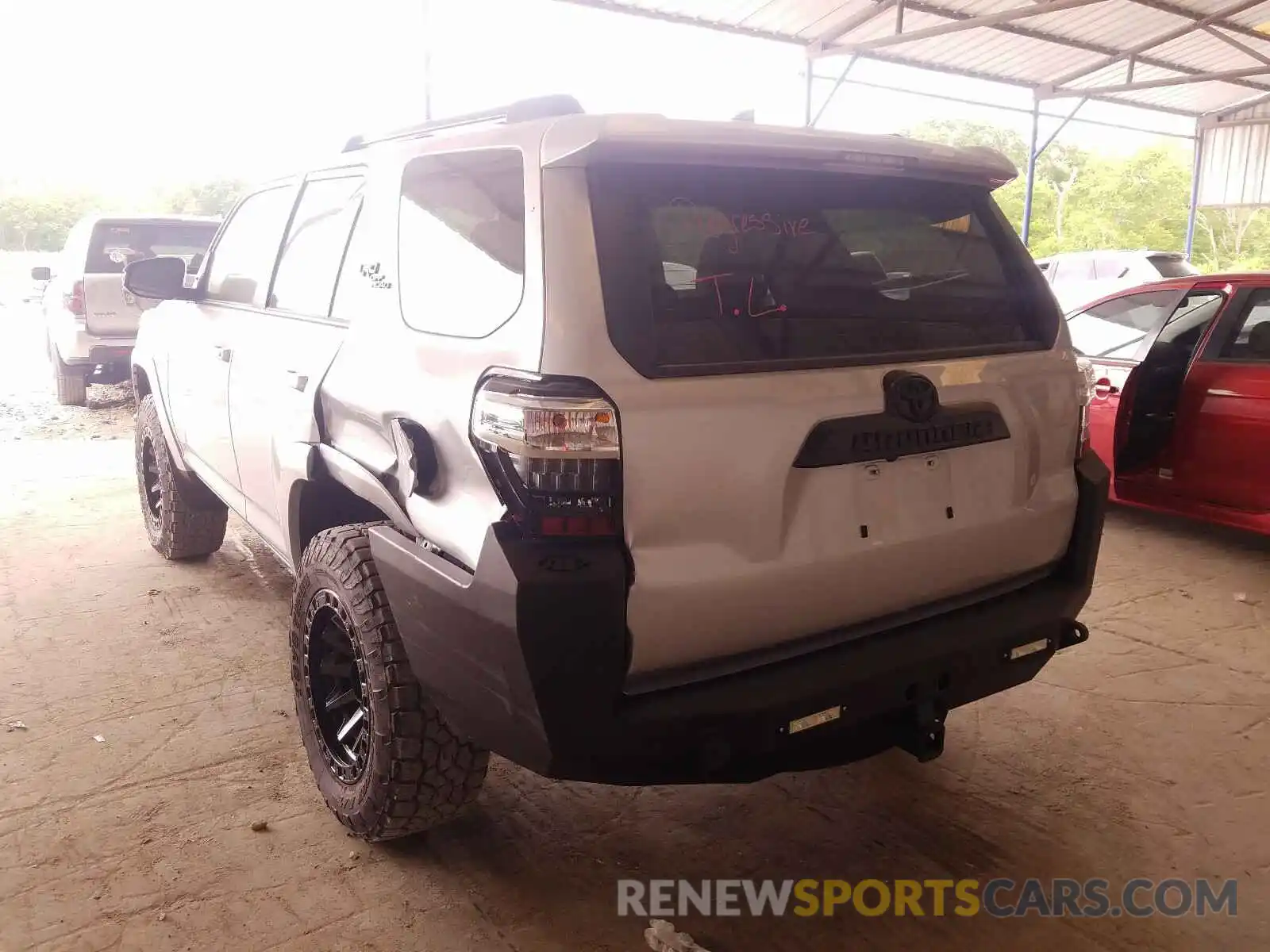 9 Photograph of a damaged car JTEBU5JR1L5823031 TOYOTA 4RUNNER 2020