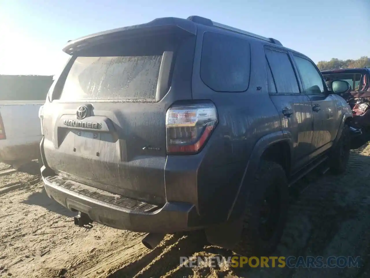 4 Photograph of a damaged car JTEBU5JR1L5829217 TOYOTA 4RUNNER 2020