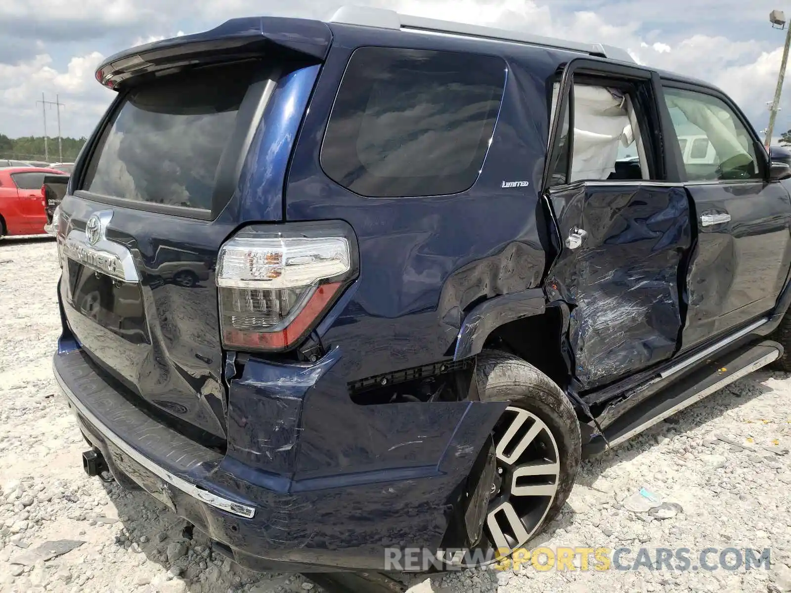 9 Photograph of a damaged car JTEBU5JR1L5829783 TOYOTA 4RUNNER 2020