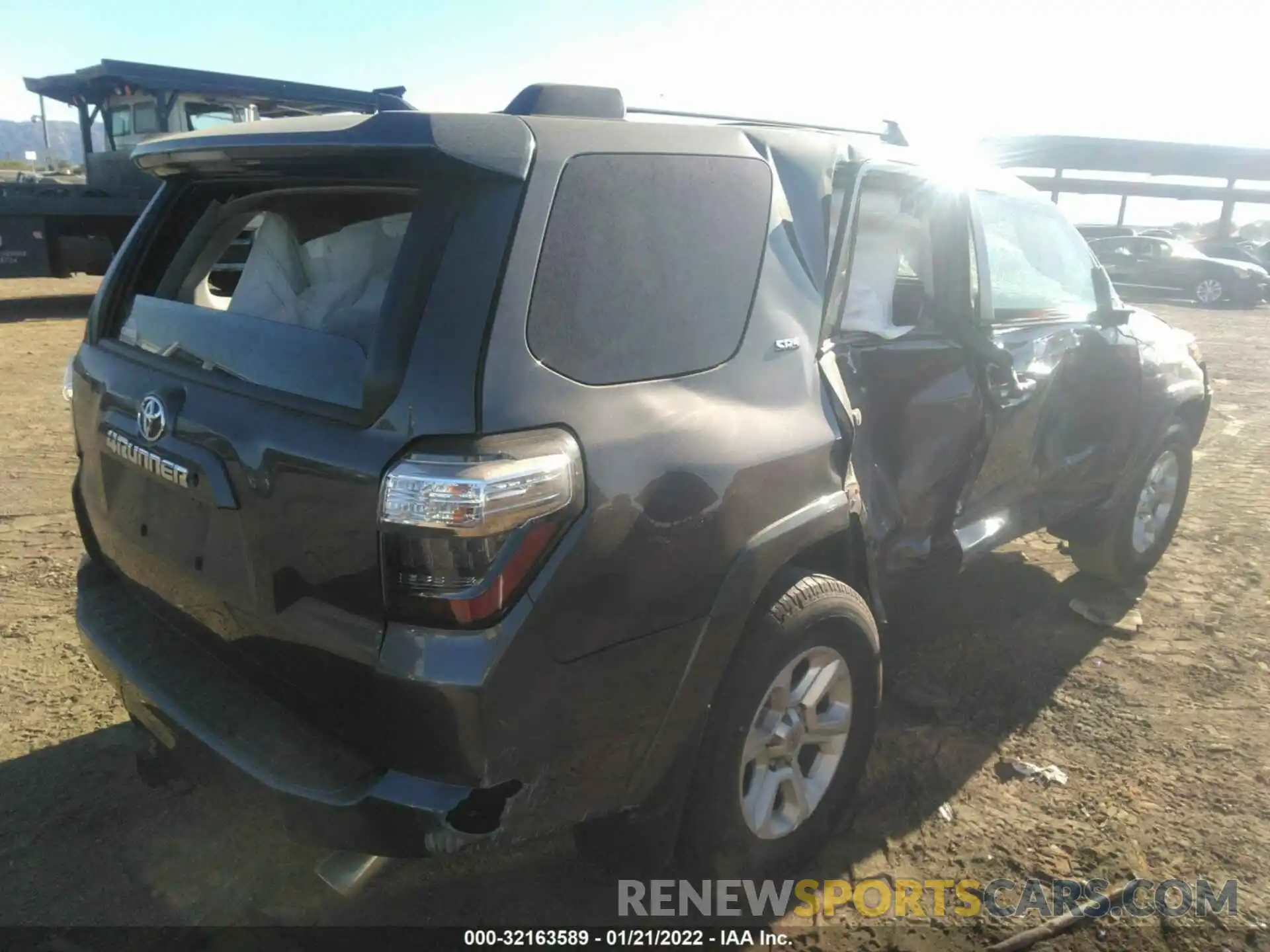 4 Фотография поврежденного автомобиля JTEBU5JR1L5831713 TOYOTA 4RUNNER 2020