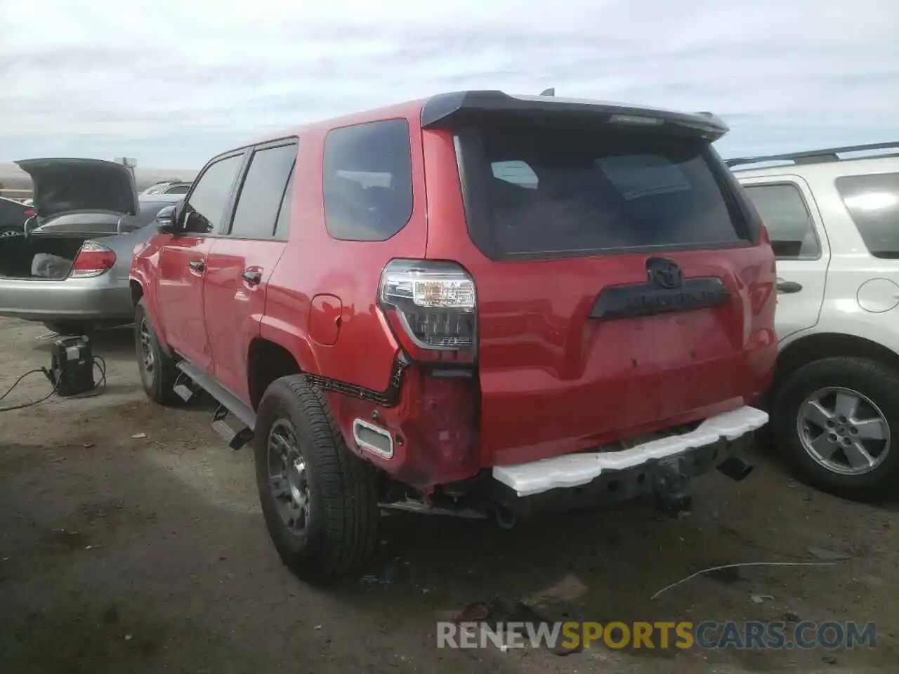 3 Photograph of a damaged car JTEBU5JR1L5831906 TOYOTA 4RUNNER 2020