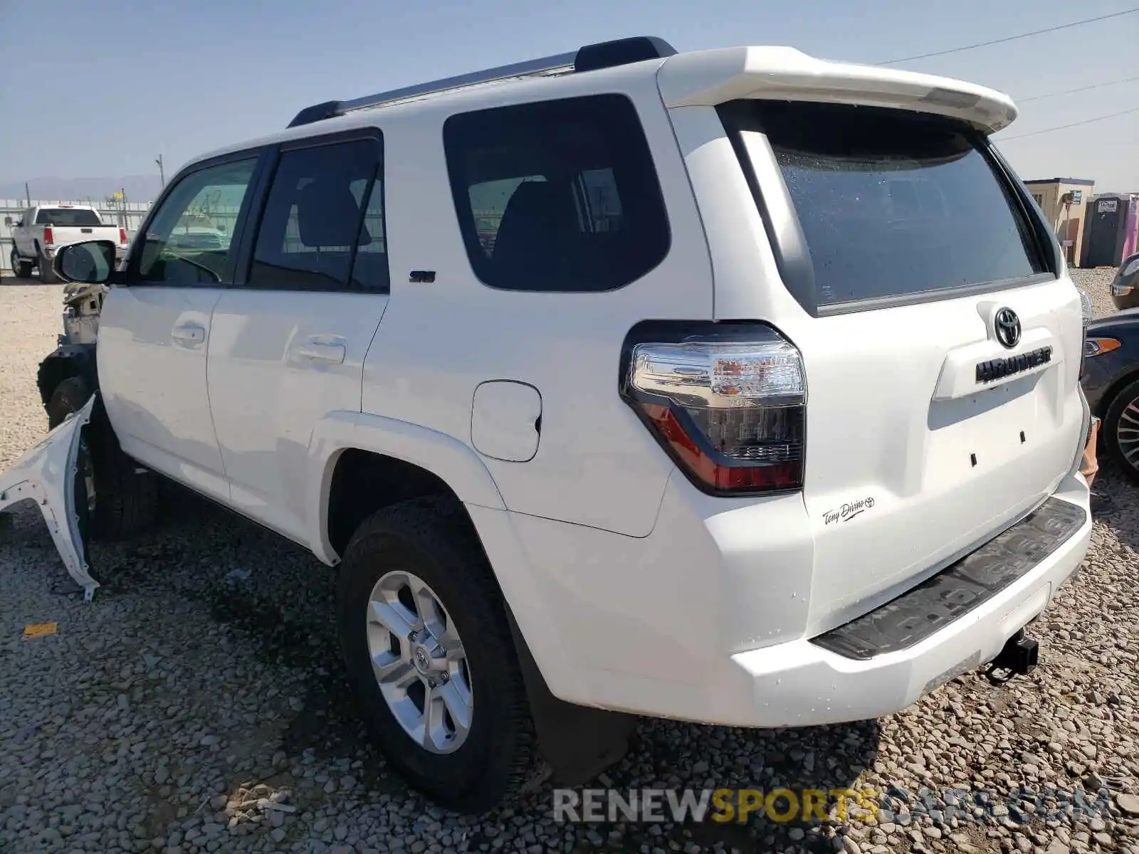 3 Photograph of a damaged car JTEBU5JR1L5832781 TOYOTA 4RUNNER 2020