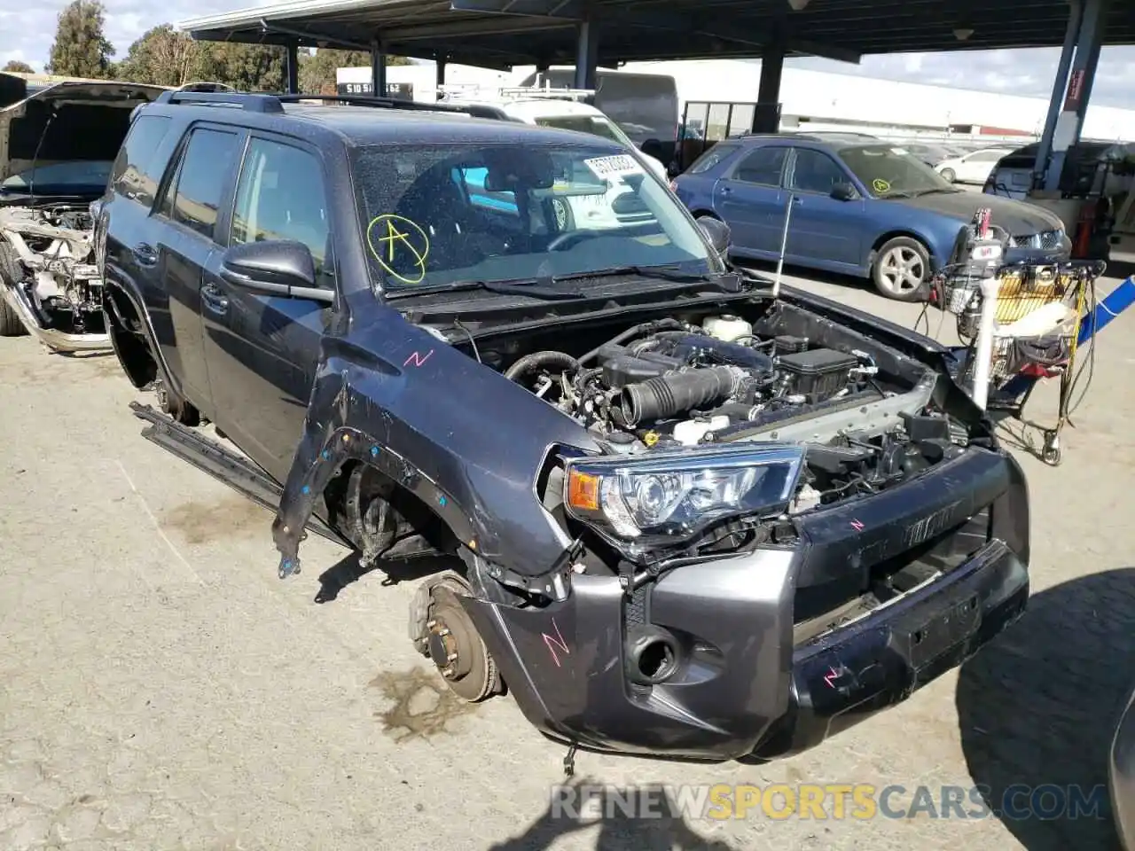 1 Photograph of a damaged car JTEBU5JR1L5833428 TOYOTA 4RUNNER 2020